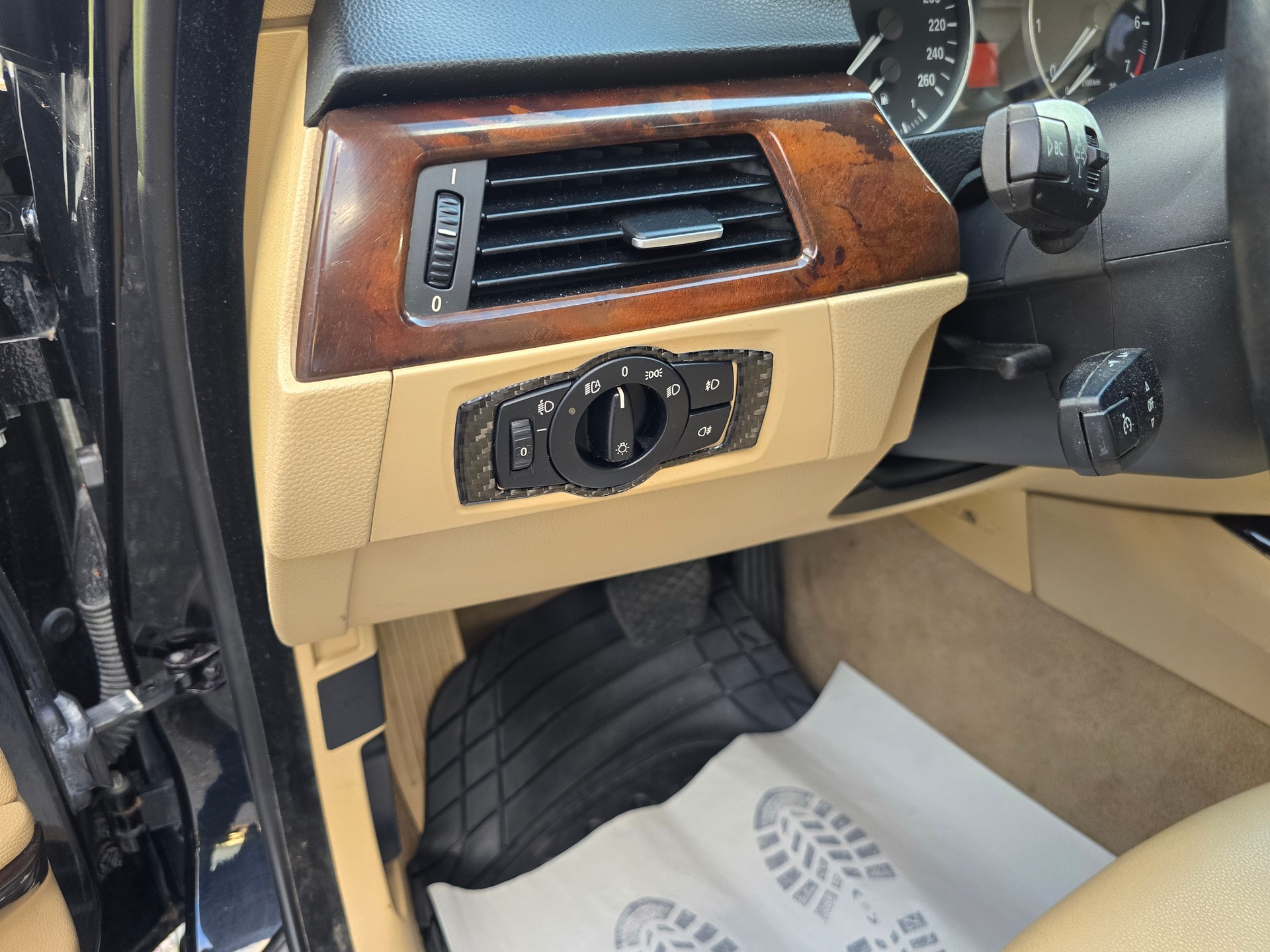 BMW 320i Access Steptronic-image-16