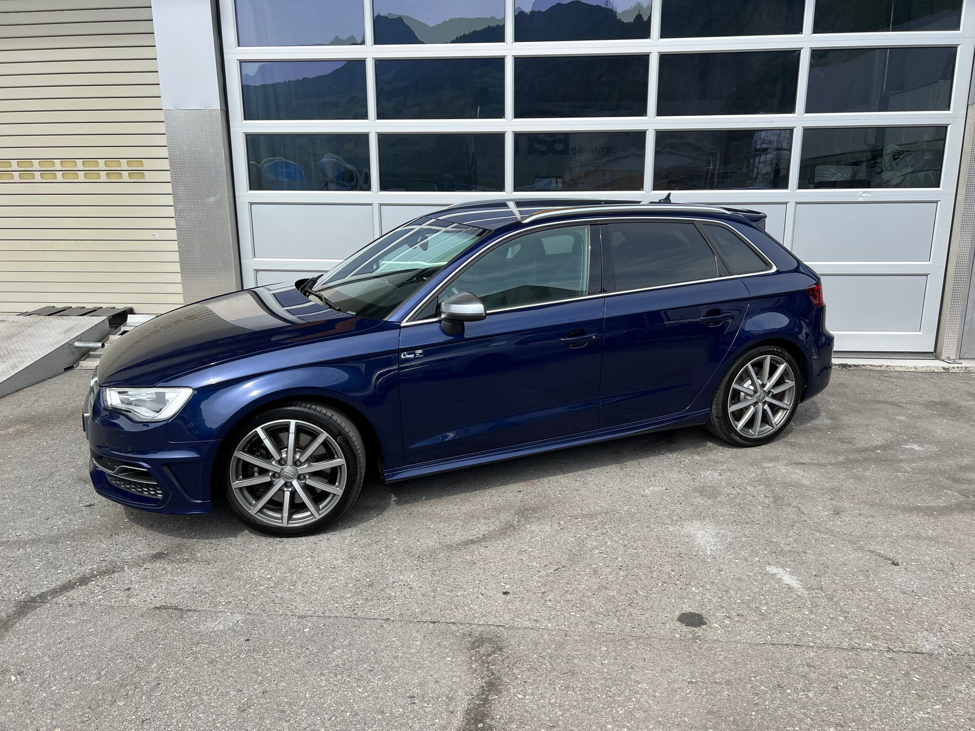 AUDI S3 Sportback 2.0 TFSI 4x4 S-tronic ABT 360 PS ** Leder * Navigation * frisch ab MFK* 1 Jahr Garantie möglich **-showroom-element-2