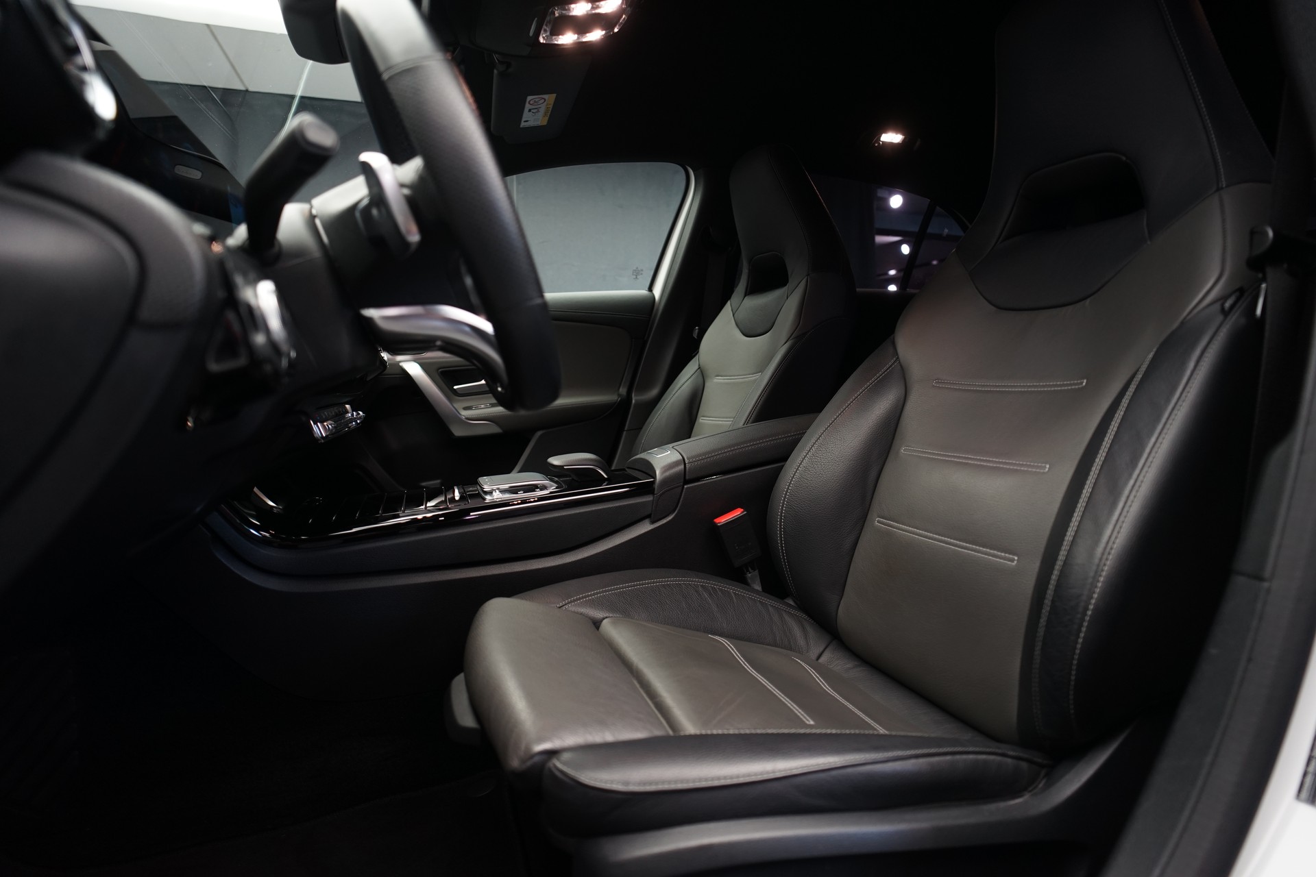 MERCEDES-BENZ A 250 4Matic AMG Line 4Matic 7G-DCT *CH-Fahrzeug* *Head-Up* *LED*-image-10