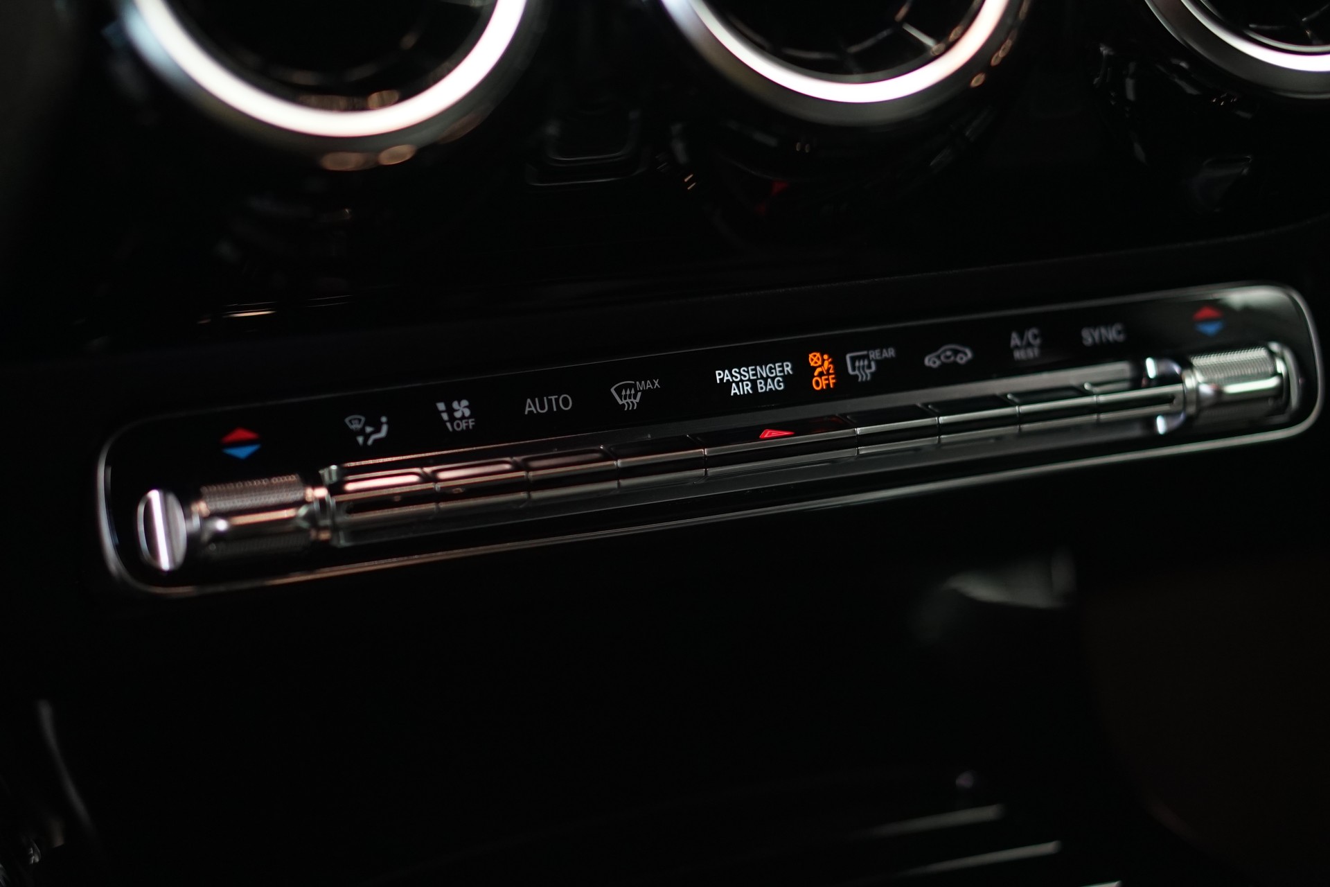 MERCEDES-BENZ A 250 4Matic AMG Line 4Matic 7G-DCT *CH-Fahrzeug* *Head-Up* *LED*-image-19