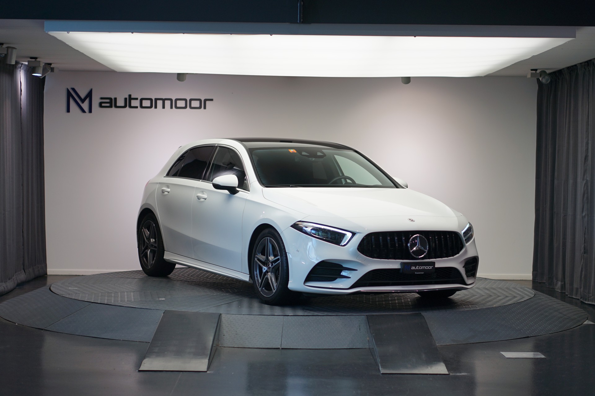 MERCEDES-BENZ A 250 4Matic AMG Line 4Matic 7G-DCT *CH-Fahrzeug* *Head-Up* *LED*-showroom-element-2