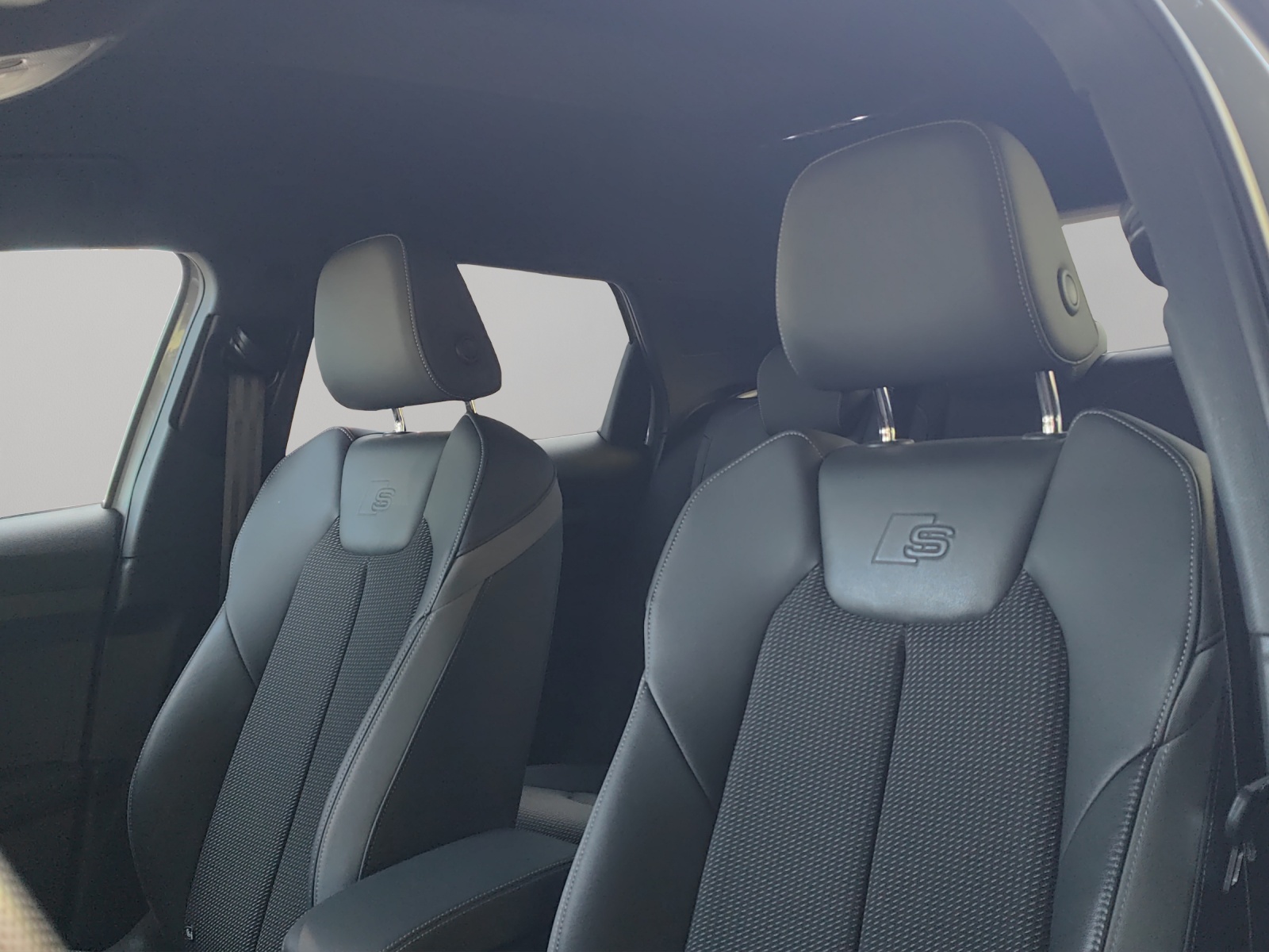 AUDI A1 Sportback 35 TFSI S Line S-tronic-image-8