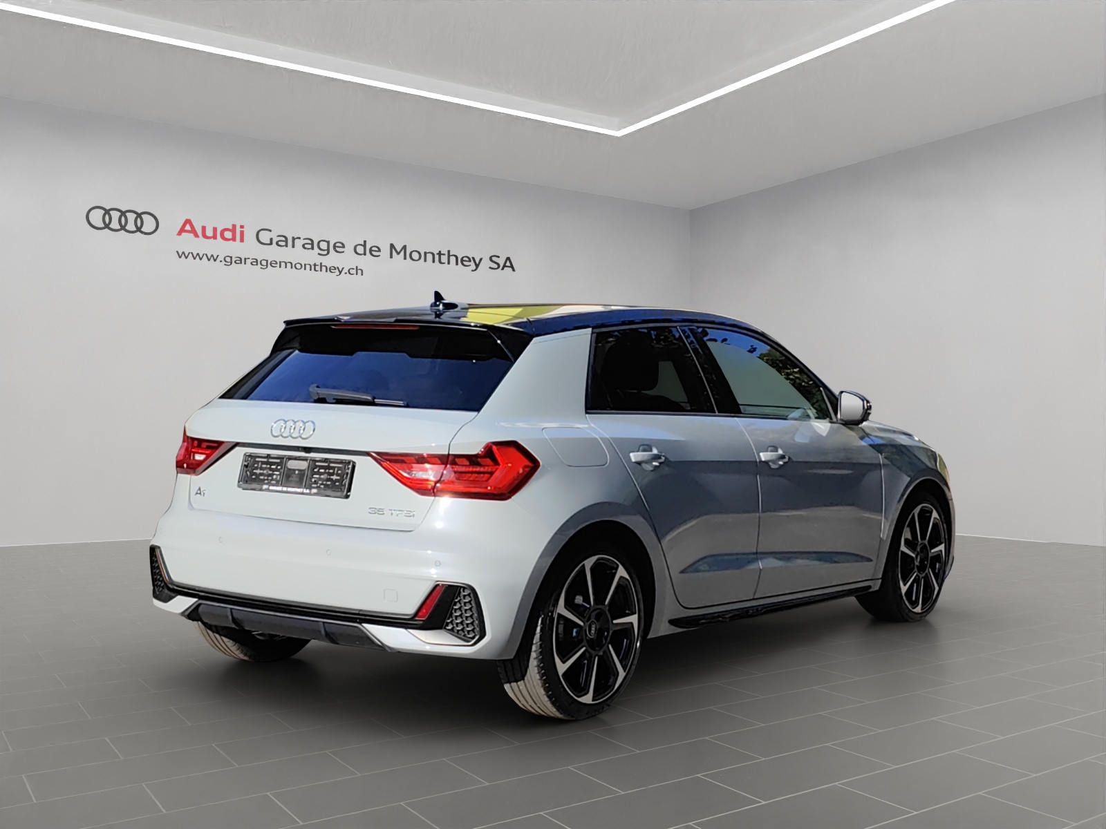 AUDI A1 Sportback 35 TFSI S Line S-tronic-image-4