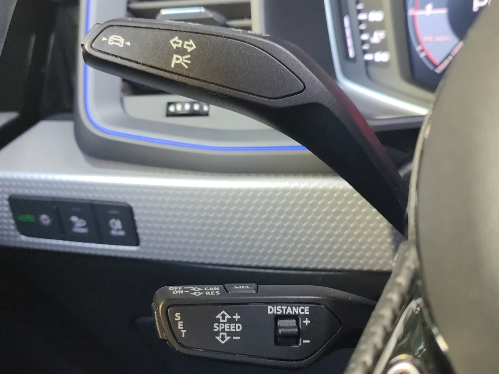 AUDI A1 Sportback 35 TFSI S Line S-tronic-image-12