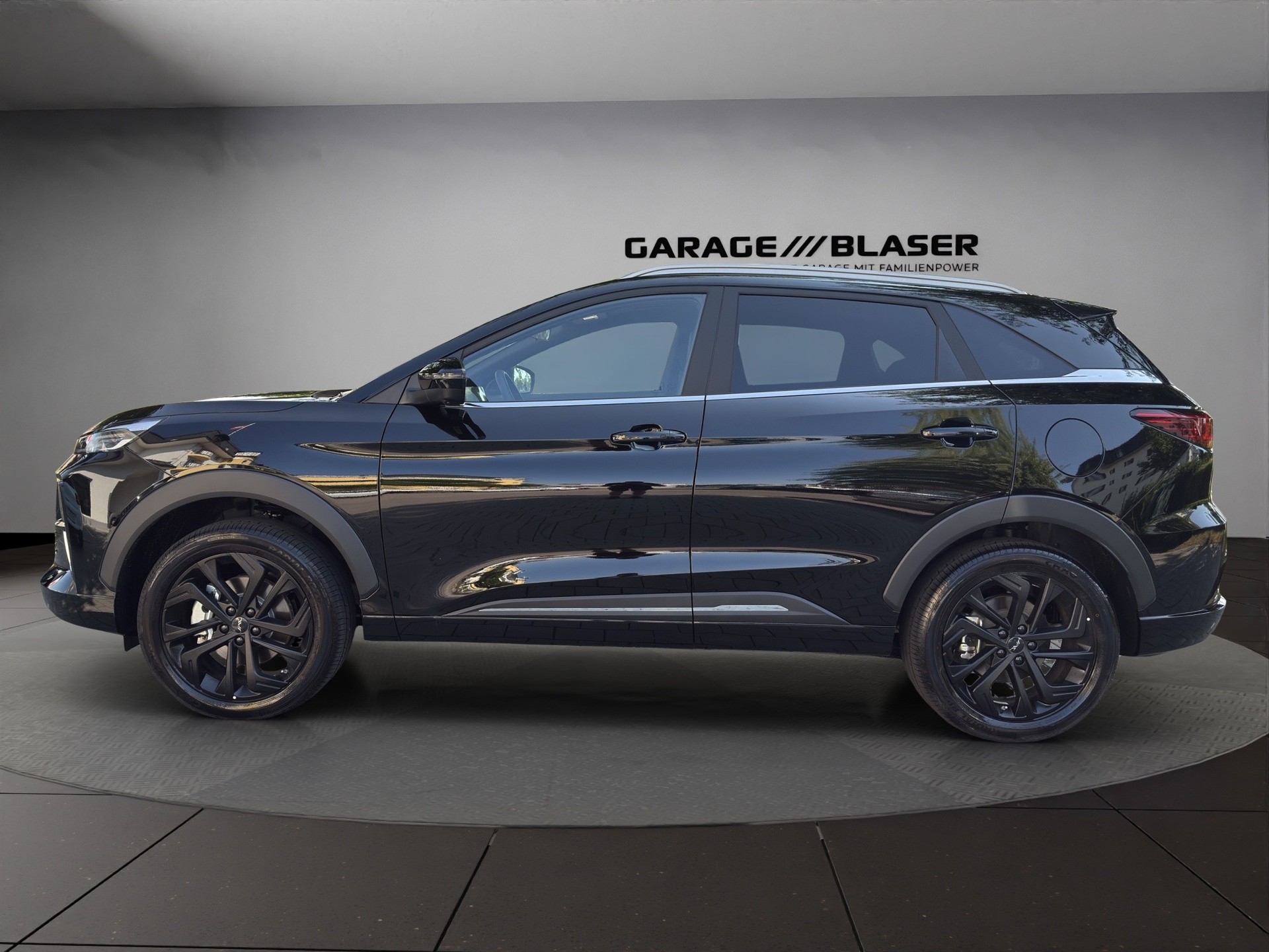JAC JS6 1.5 PHEV-showroom-element-1