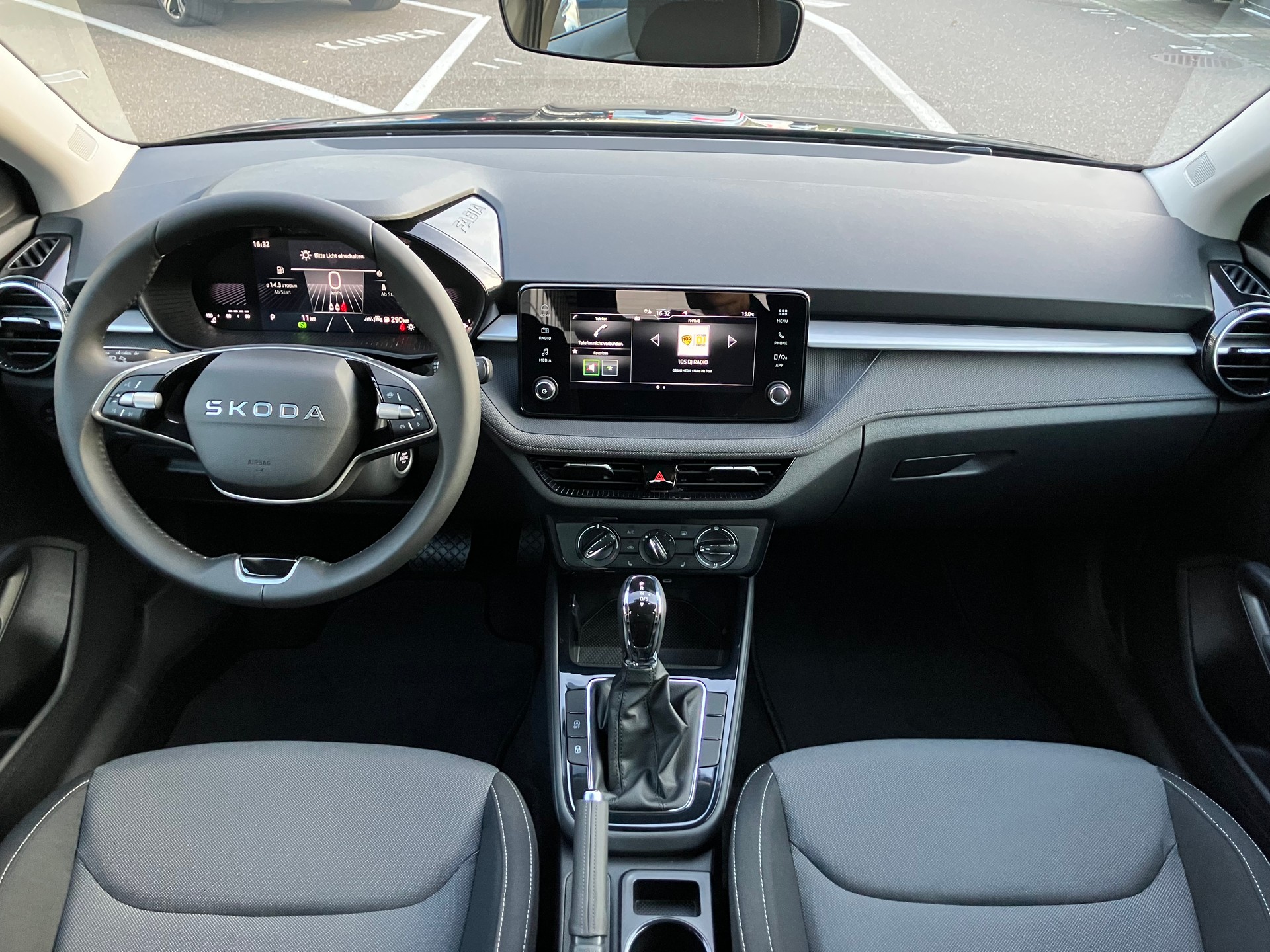 SKODA Fabia 1.0 TSI Selection DSG-image-10