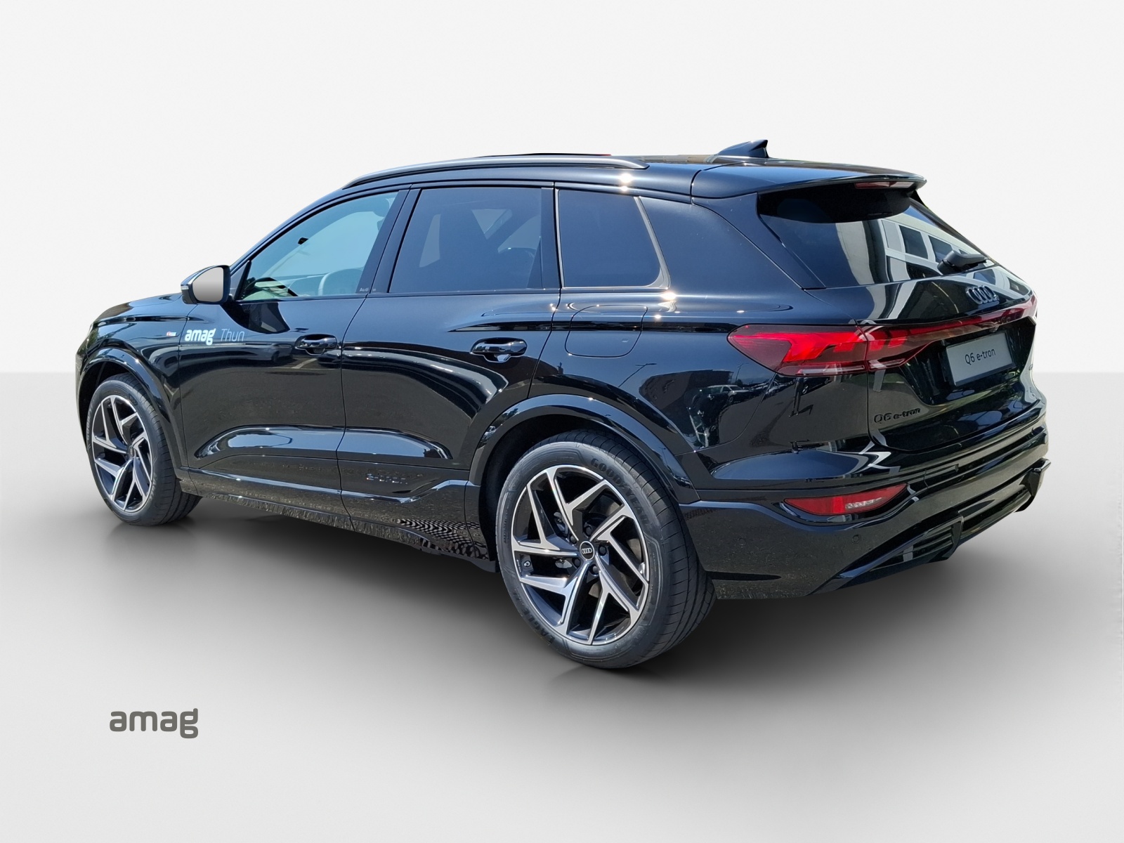AUDI Q6 e-tron quattro-showroom-element-2