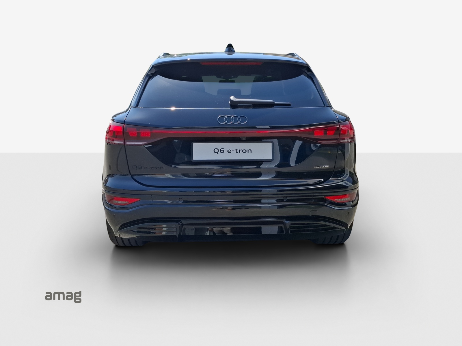 AUDI Q6 e-tron quattro-showroom-element-3