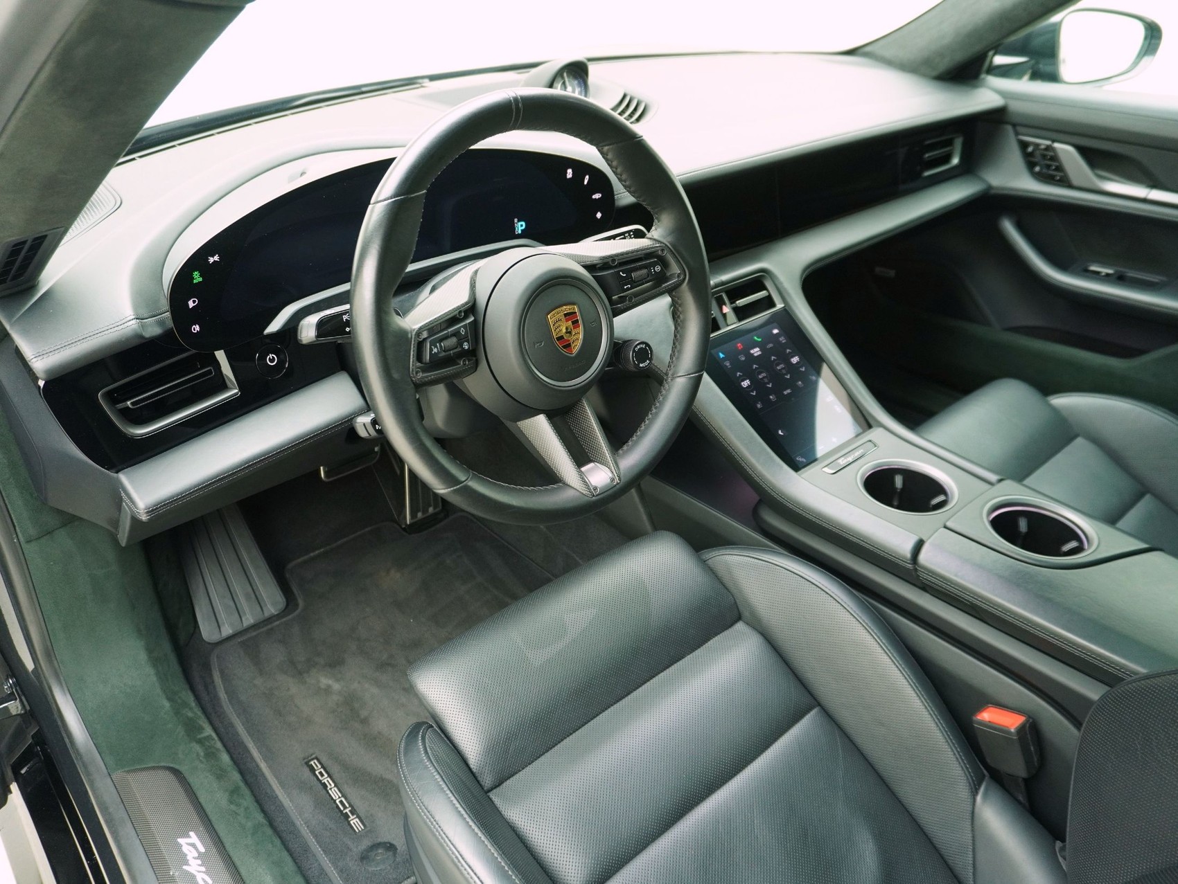 PORSCHE Taycan Turbo-image-10