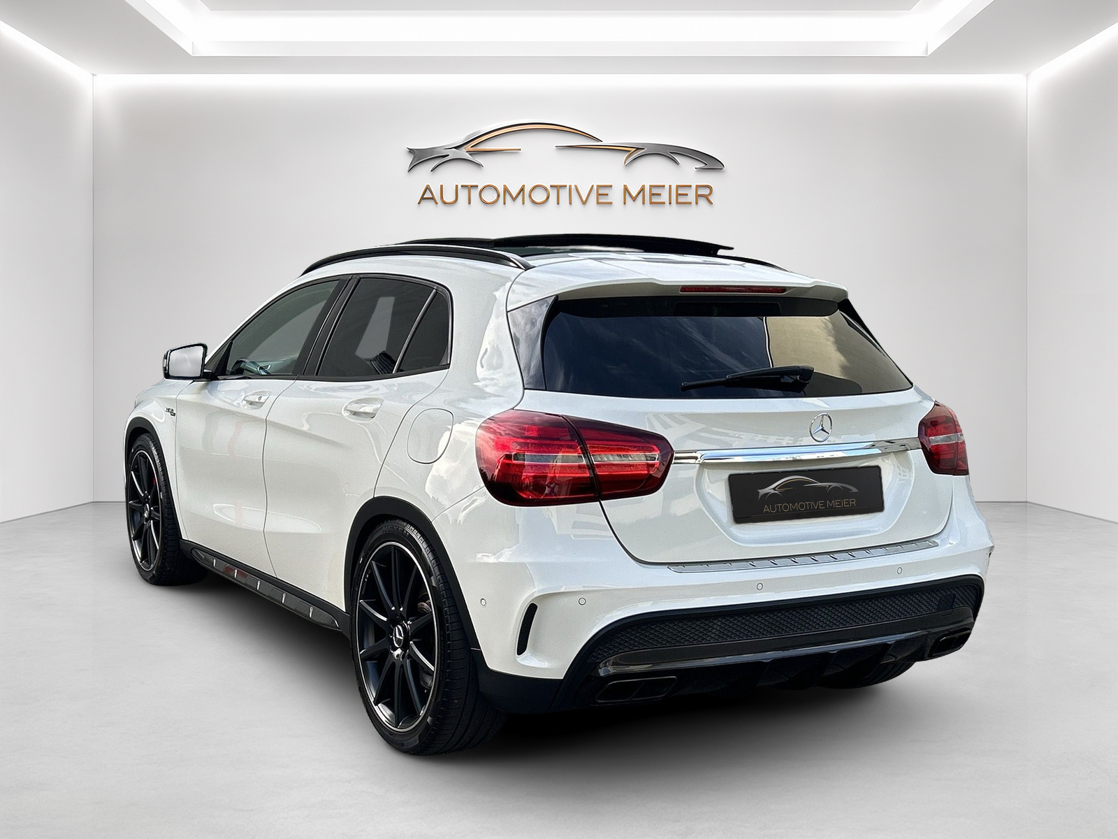 MERCEDES-BENZ GLA 45 AMG 4Matic 7G-DCT -AMG Sportauspuff ohne OPF-AMG Sportfahrwerk--showroom-element-2