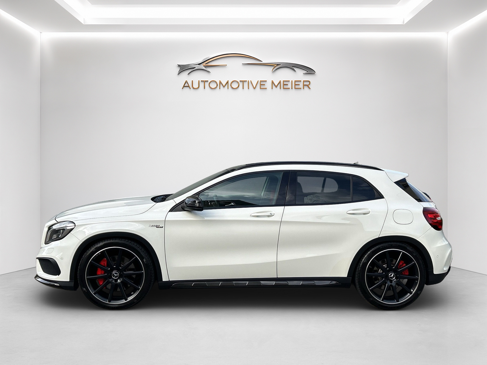 MERCEDES-BENZ GLA 45 AMG 4Matic 7G-DCT -AMG Sportauspuff ohne OPF-AMG Sportfahrwerk--showroom-element-1