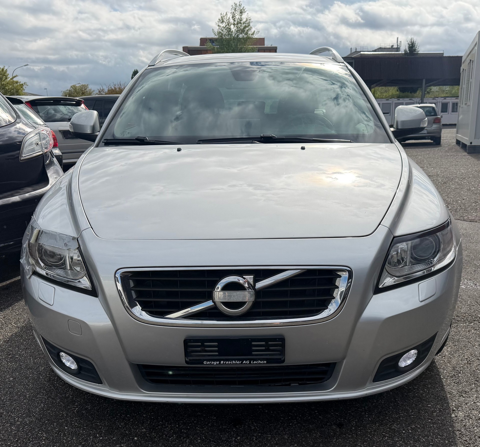 VOLVO V50 D3 Kinetic Geartronic-image-2