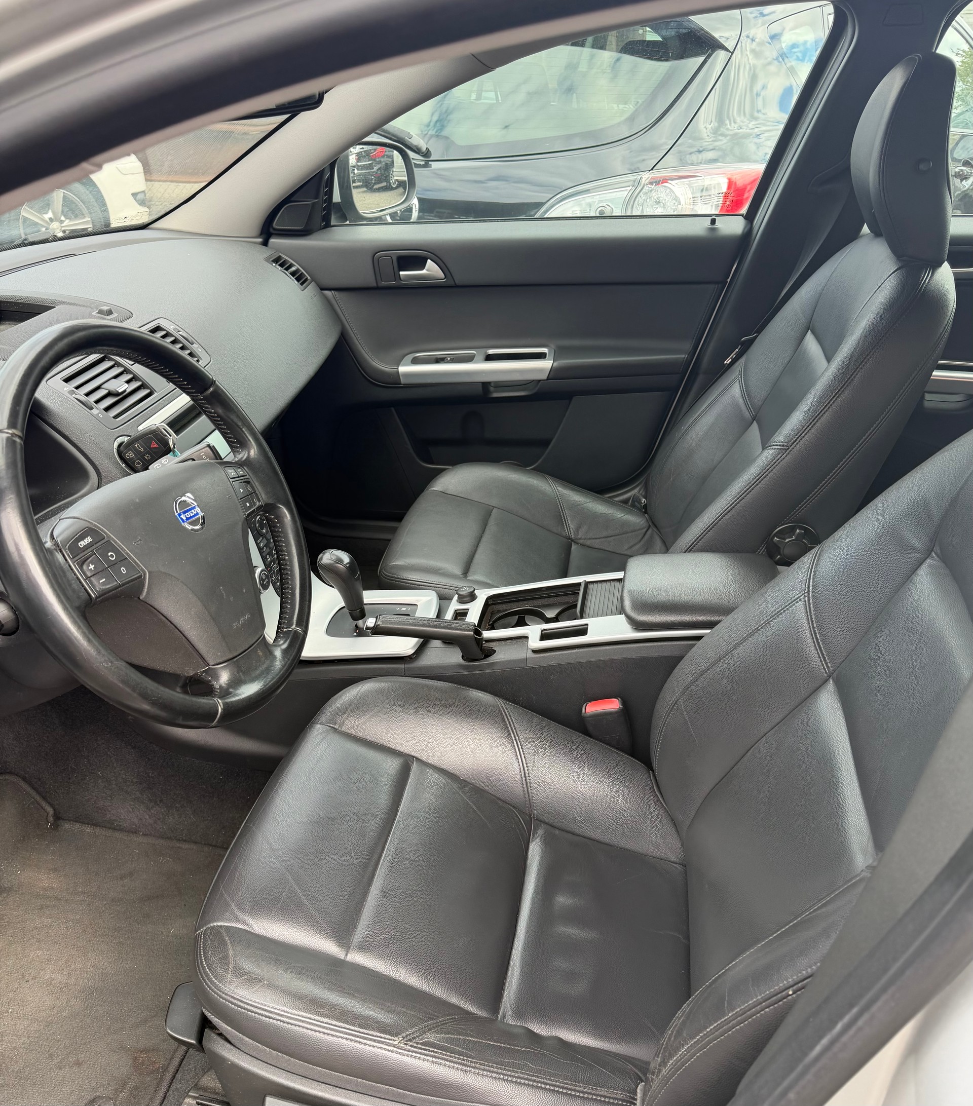 VOLVO V50 D3 Kinetic Geartronic-image-8