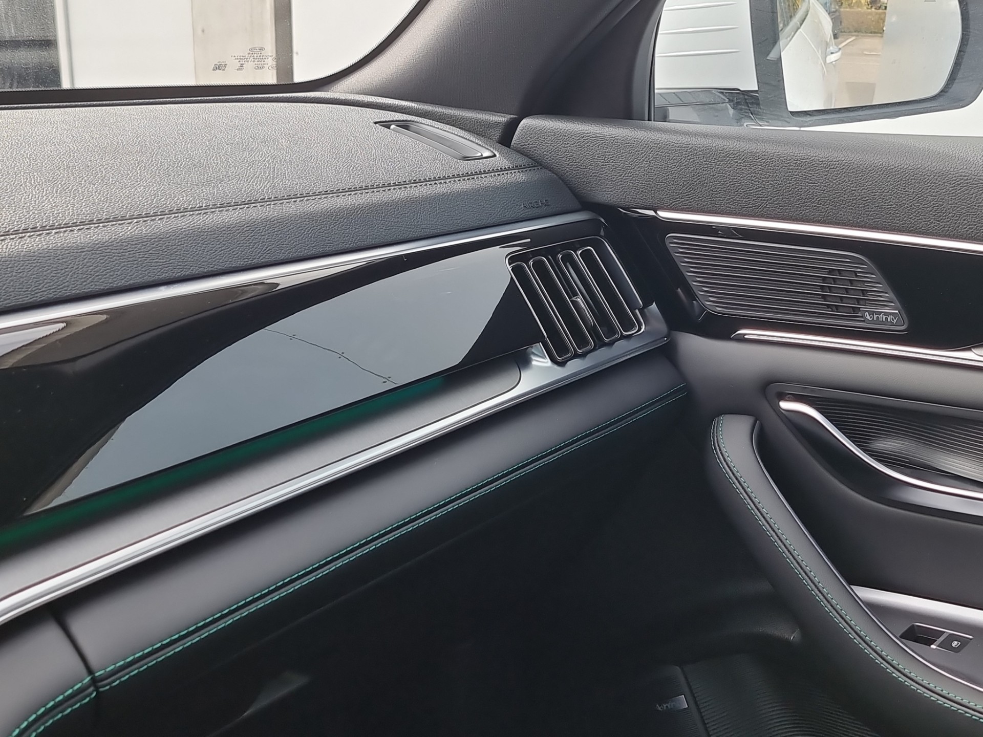 BYD Seal U DM-i Design AWD-image-12