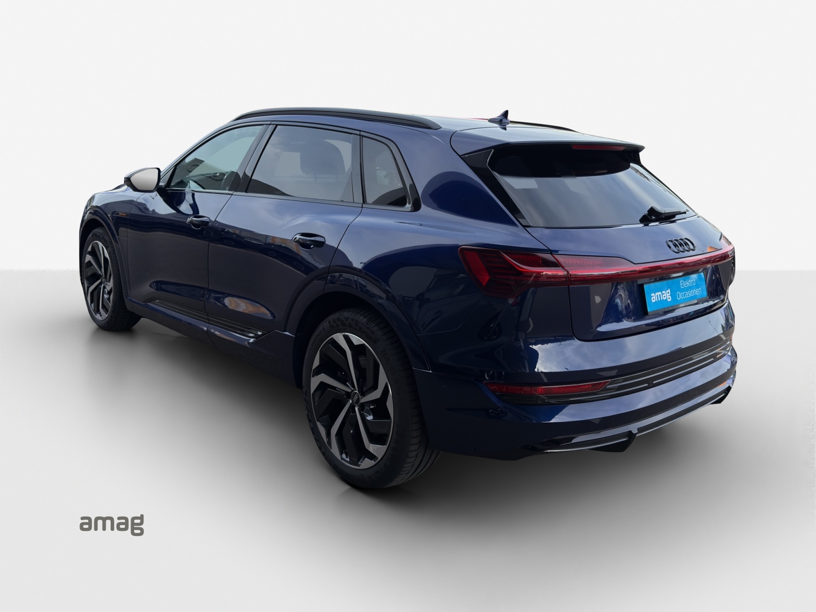 AUDI e-tron 55 S Line Black Edition quattro-showroom-element-2