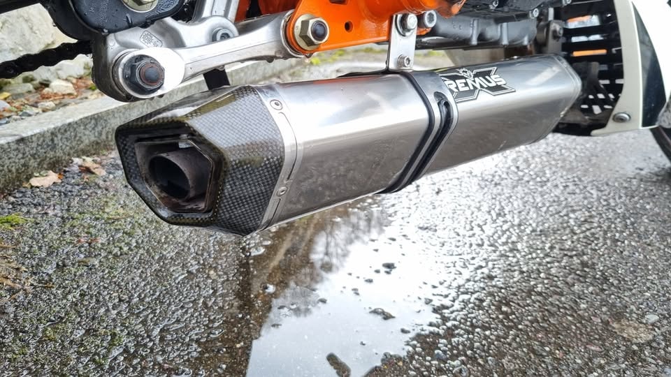 KTM 690 Duke R-image-7