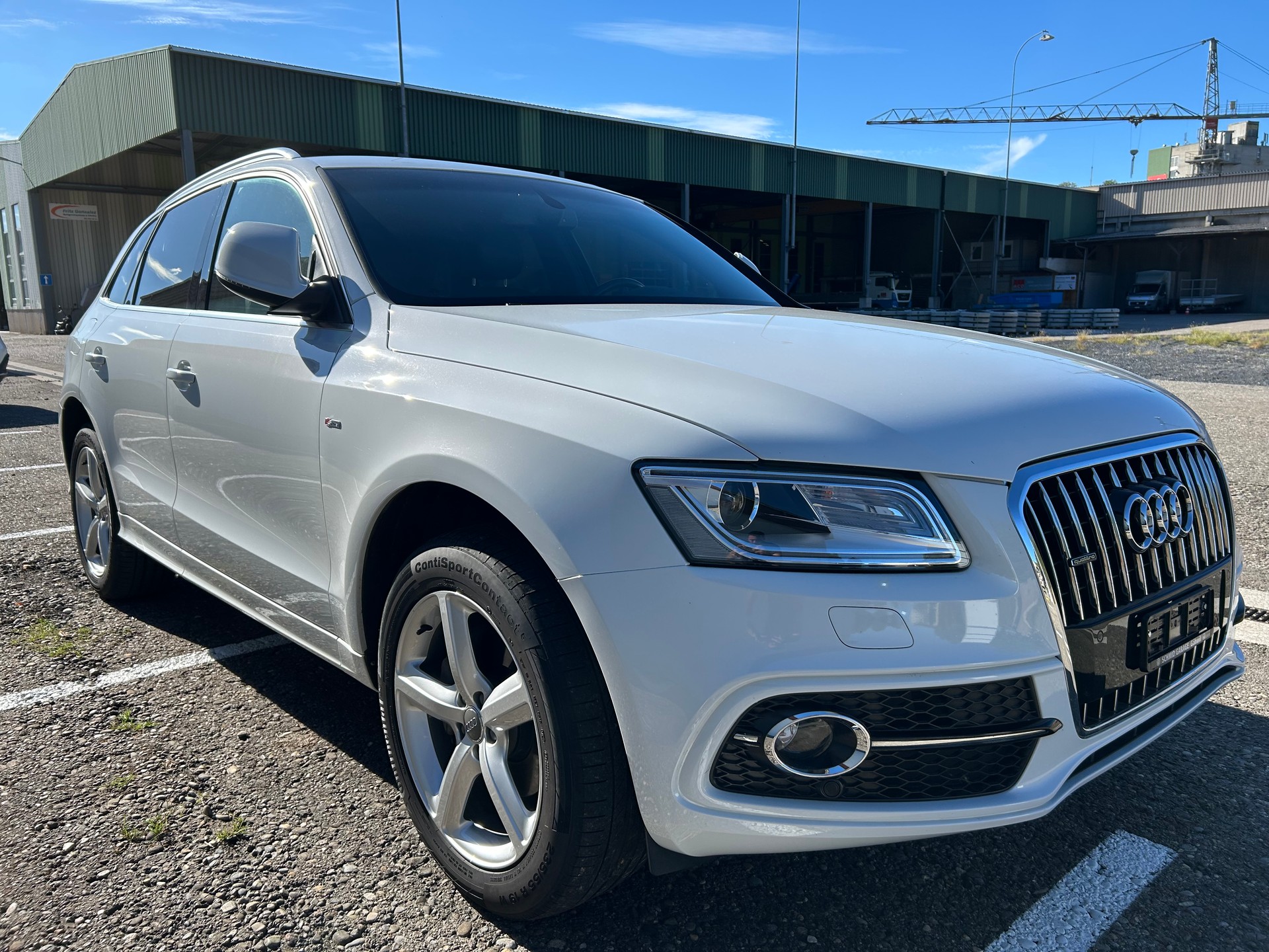 AUDI Q5 2.0 TDI quattro S-tronic-showroom-element-2