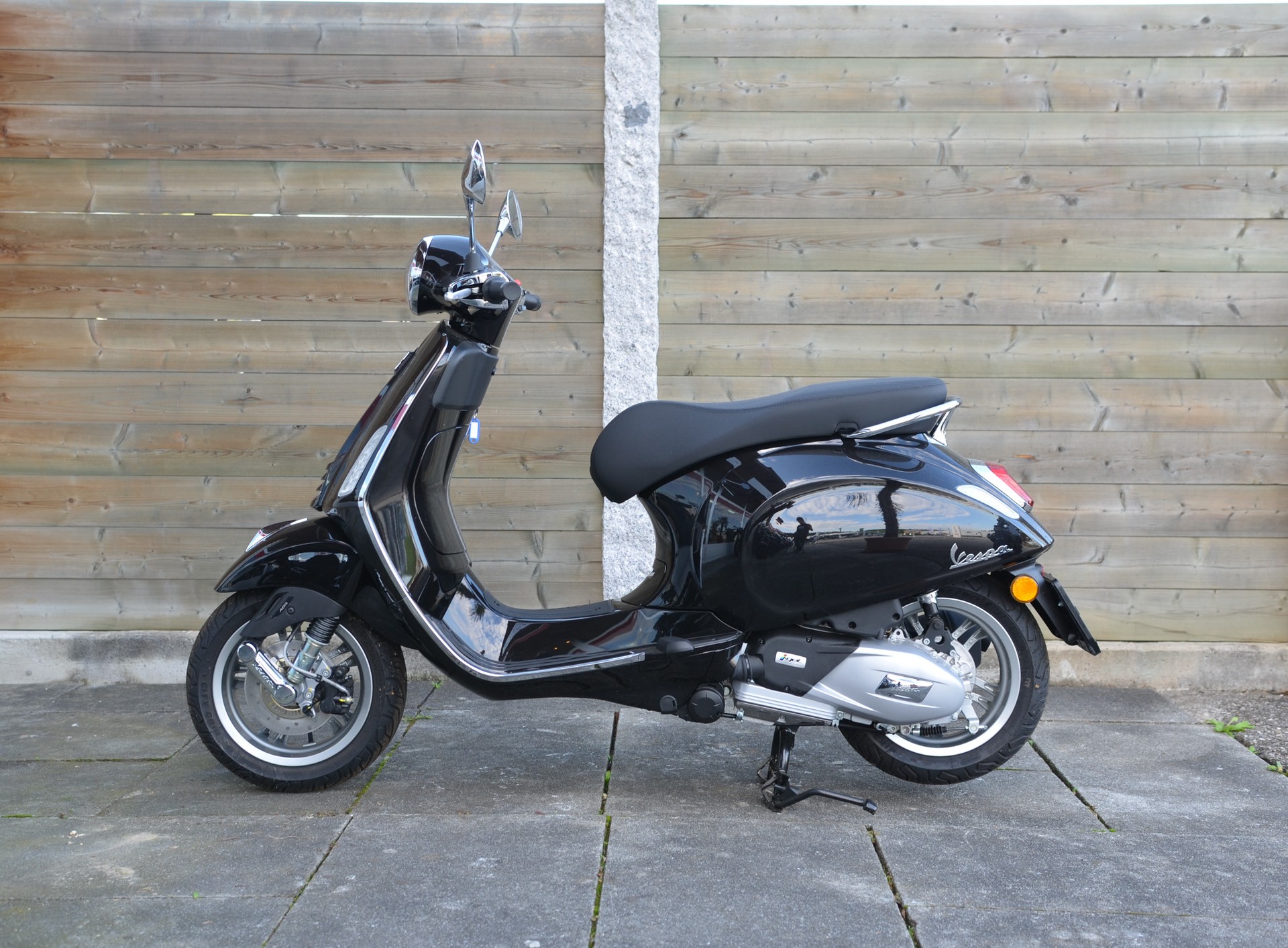 PIAGGIO Vespa 125 Primavera-image-2