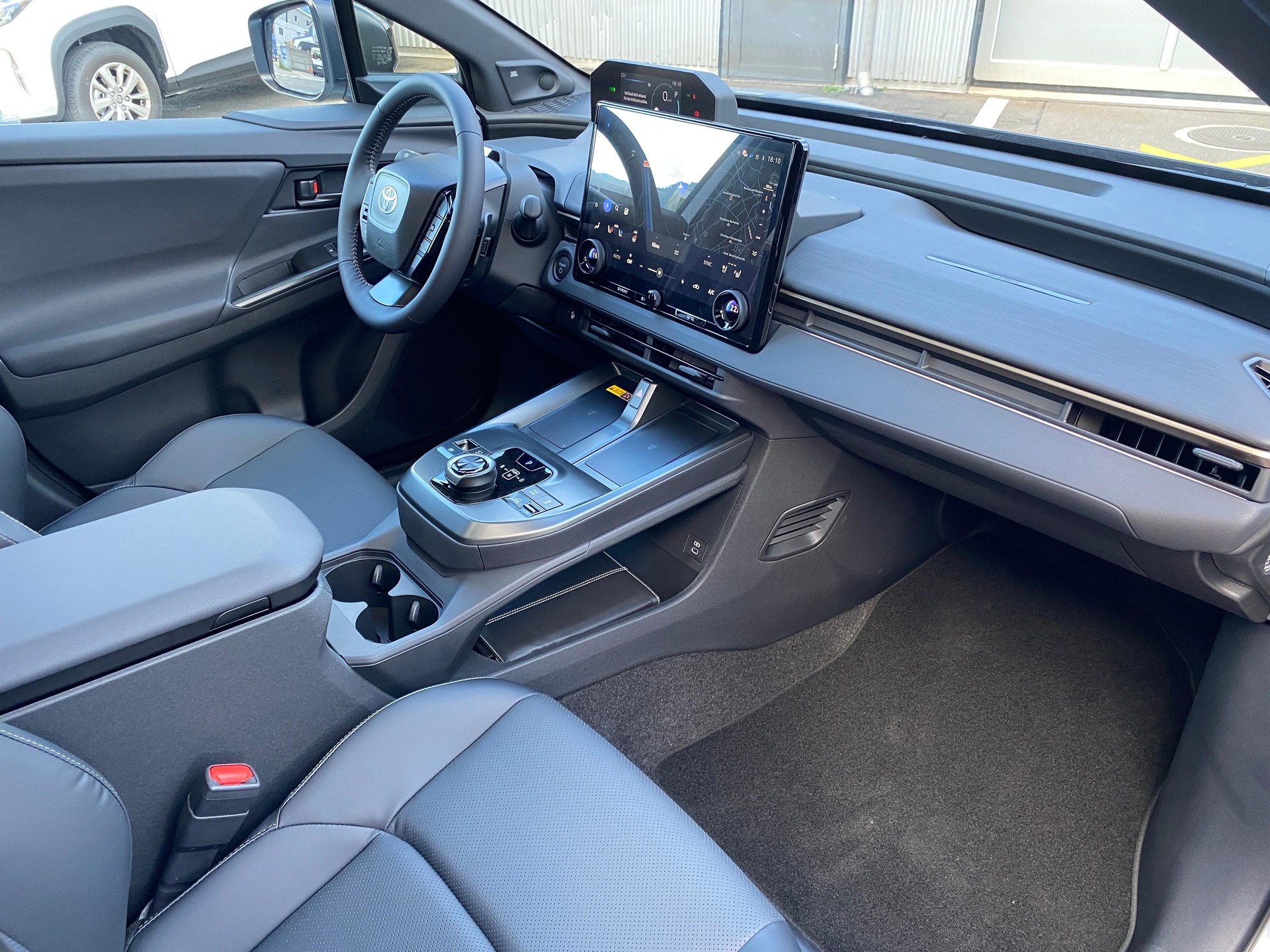 TOYOTA bZ4X Touring Premium AWD-image-15