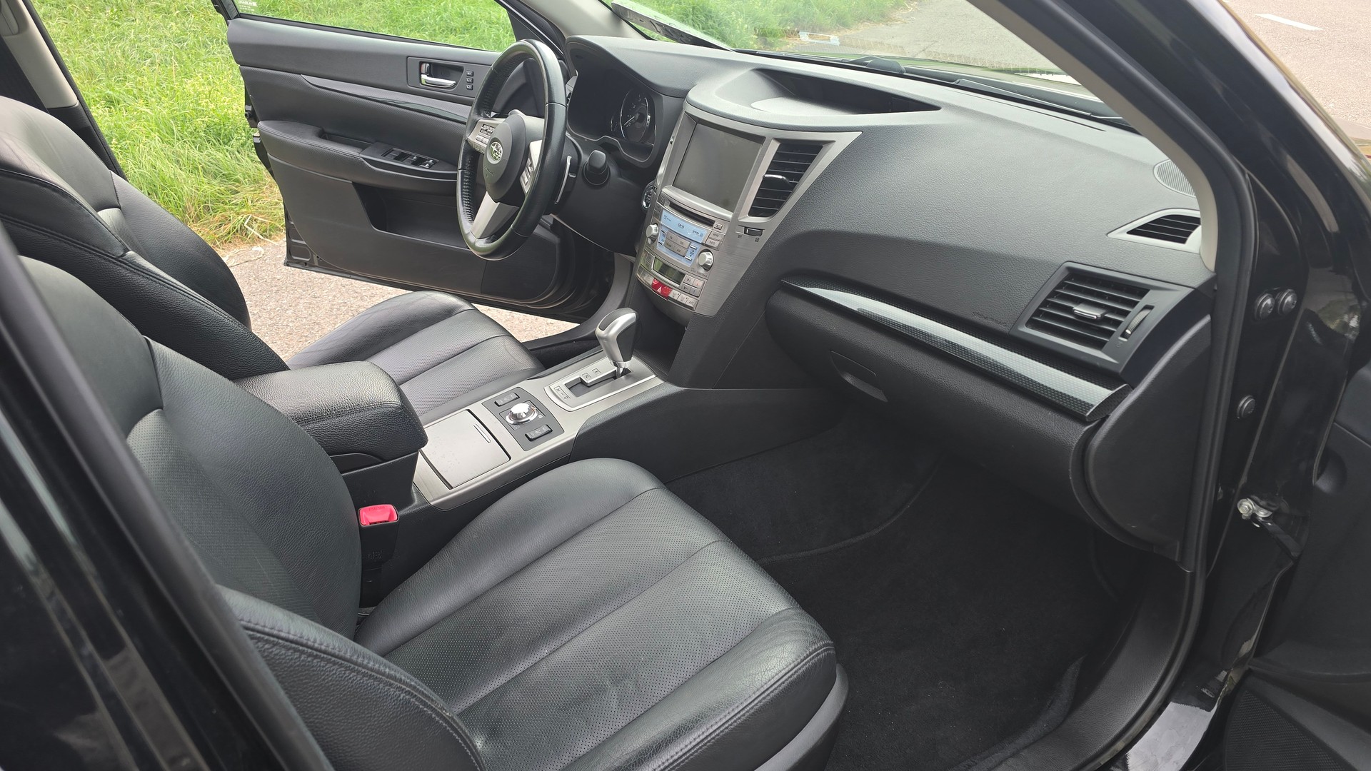 SUBARU Legacy 2.5GT Executive S AWD Automatic-image-4