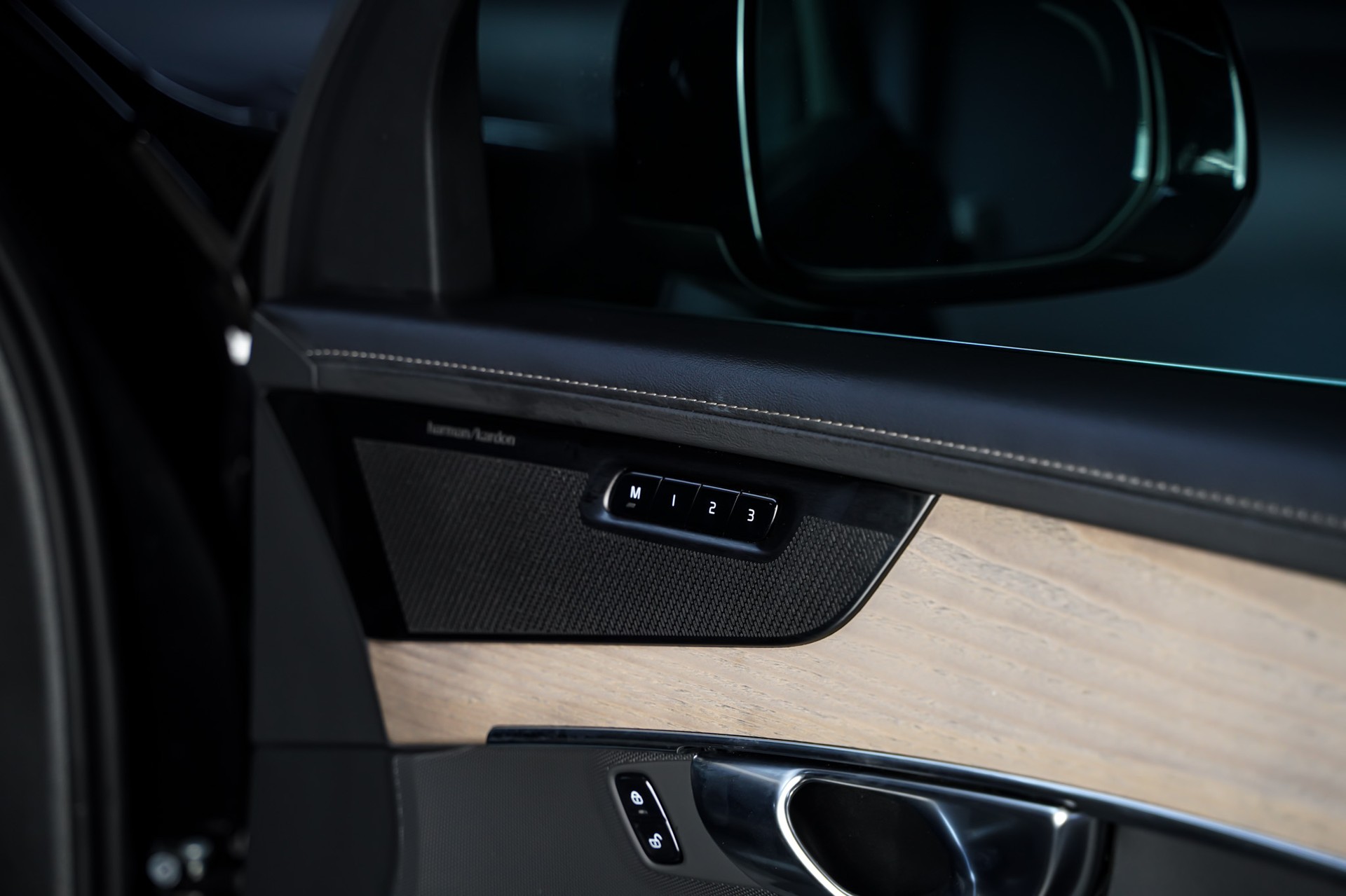 VOLVO XC90 B5 Benzin Mild Hybrid AWD Plus Bright Geartronic-image-22