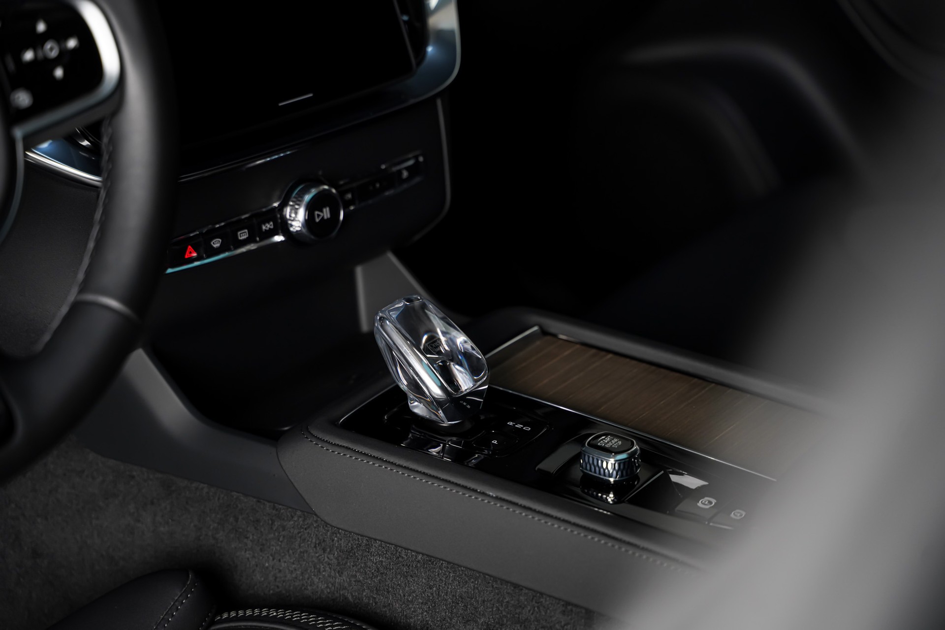 VOLVO XC90 B5 Benzin Mild Hybrid AWD Plus Bright Geartronic-image-12