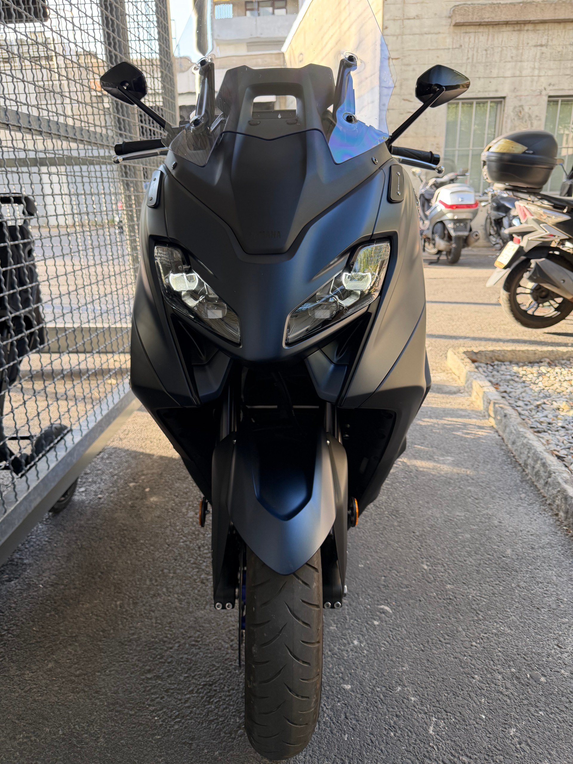 YAMAHA T-MAX XP 560-image-5