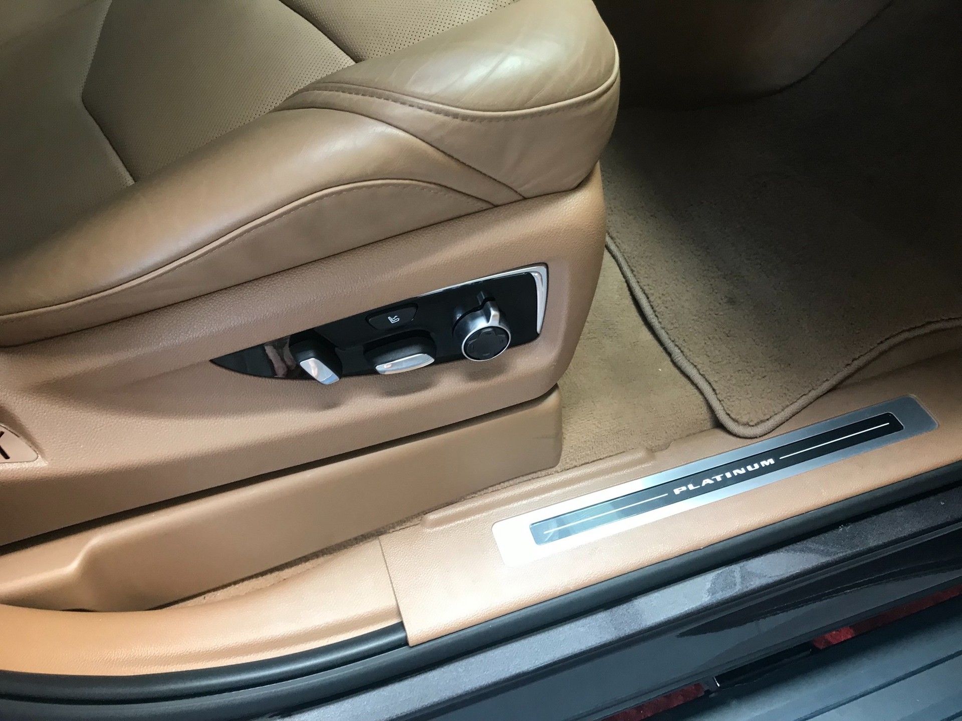 CADILLAC Escalade 6.2 Platinum Automatic-image-22