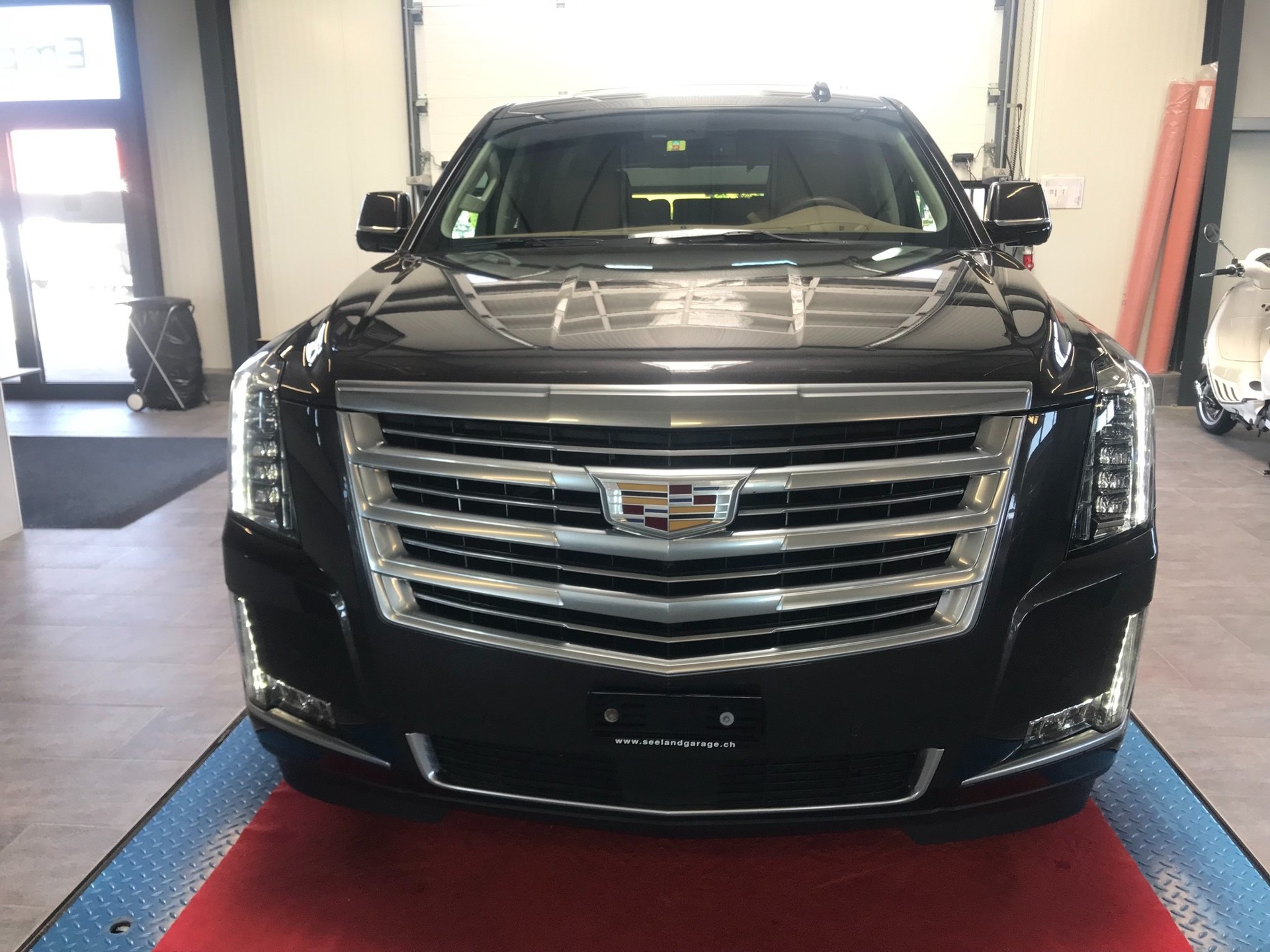 CADILLAC Escalade 6.2 Platinum Automatic-image-4