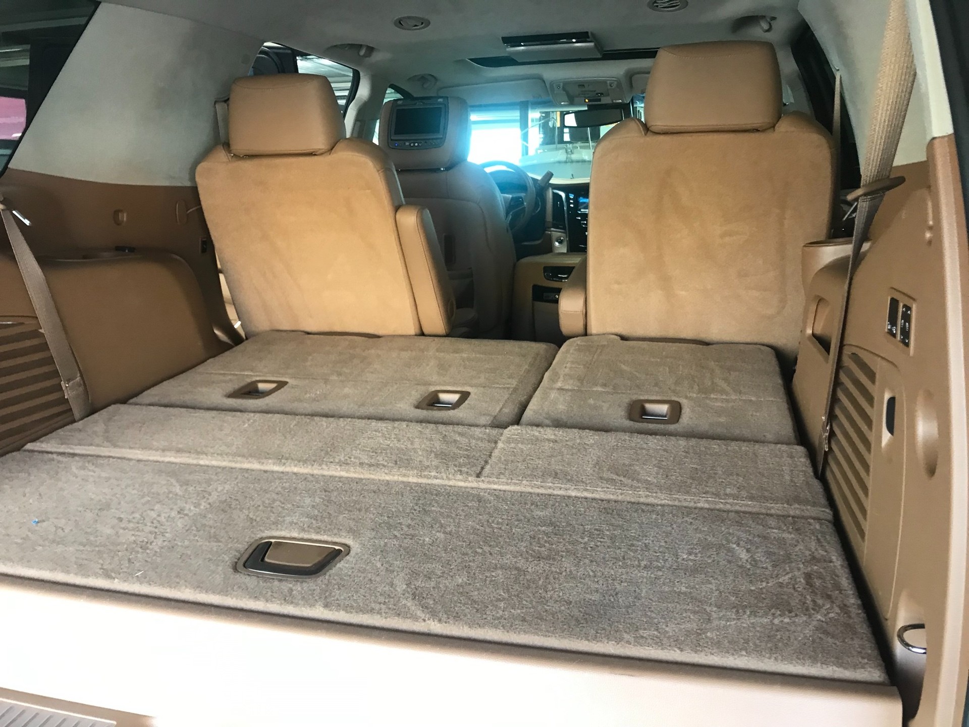 CADILLAC Escalade 6.2 Platinum Automatic-image-18