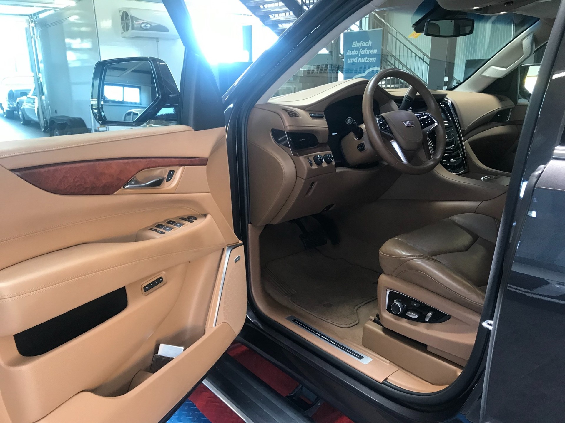 CADILLAC Escalade 6.2 Platinum Automatic-image-7