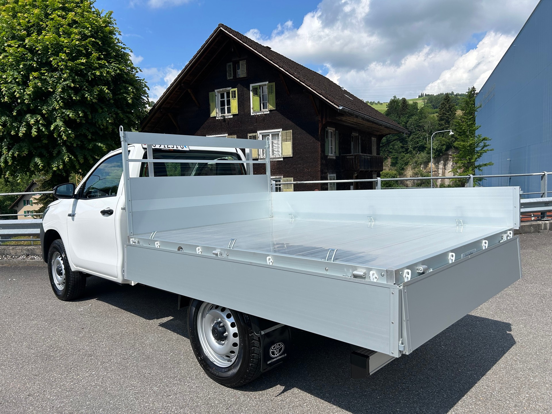 TOYOTA Hilux 2.4D-4D Single Cab 4x4 Alubrücke-image-6