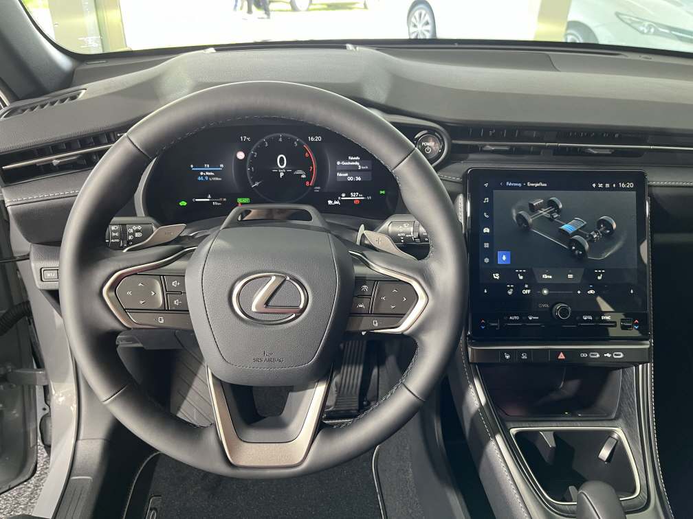 LEXUS LBX 1.5 Hybrid Relax AWD-image-11