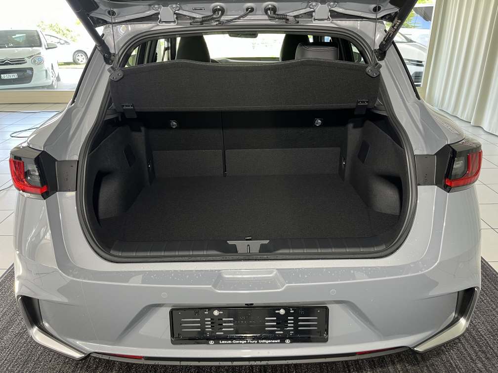 LEXUS LBX 1.5 Hybrid Relax AWD-image-13