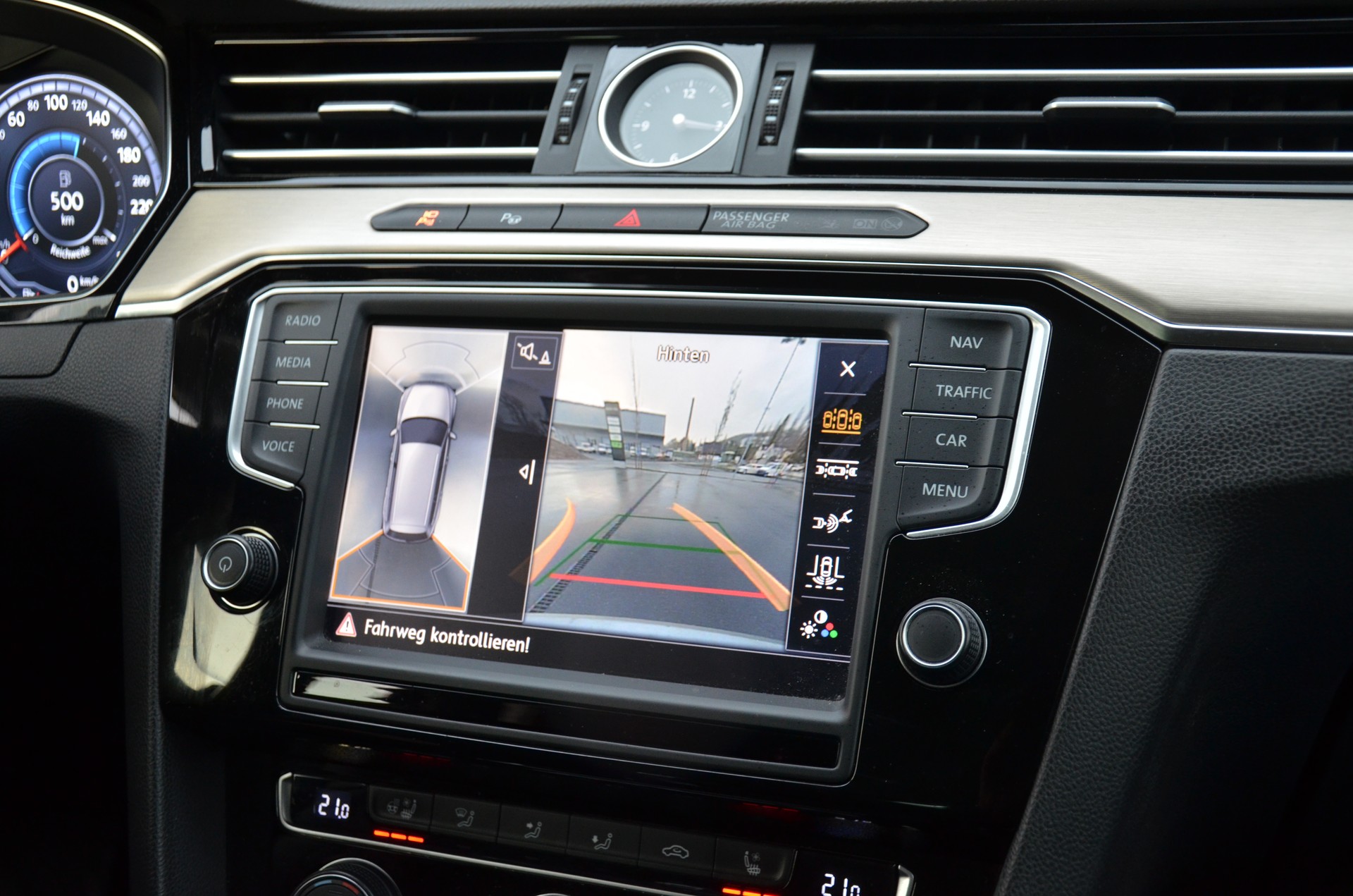 VW Passat Variant 2.0 TDI BMT High. DSG 4Motion-image-17