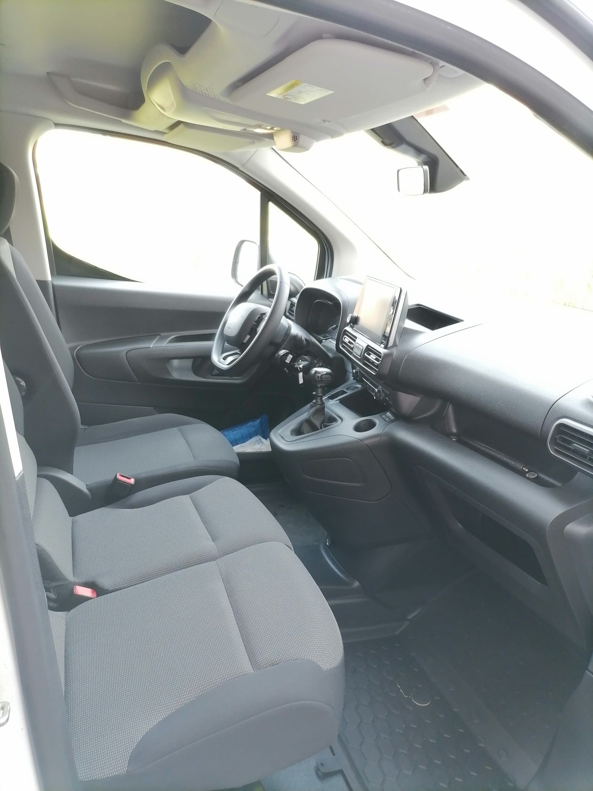 CITROEN Berlingo Van 1.5 Blue HDi 100 s/s Swiss Edition-image-7