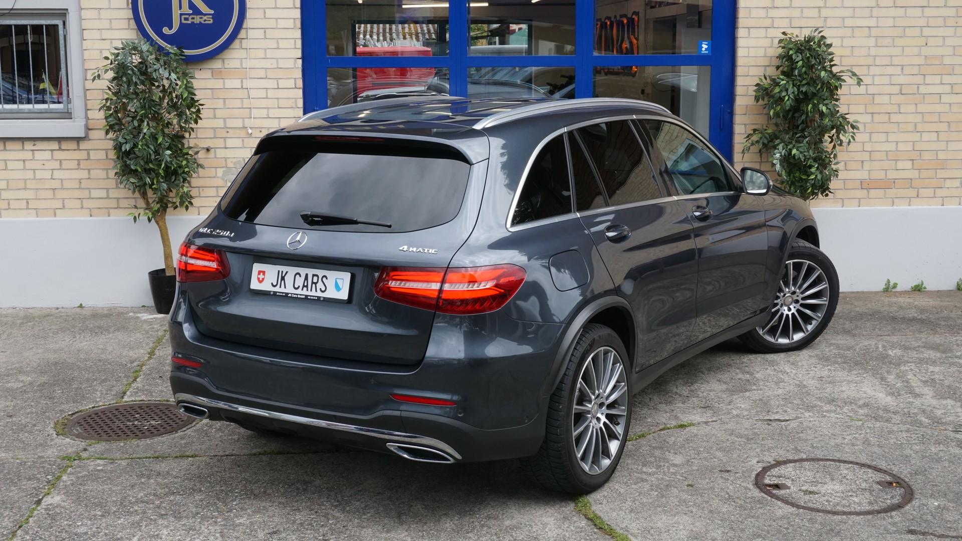 MERCEDES-BENZ GLC 250 d AMG Line 4m-image-8