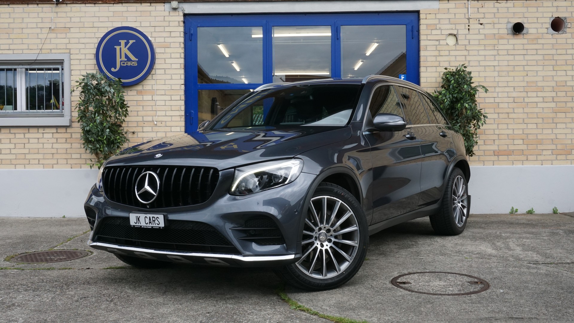 MERCEDES-BENZ GLC 250 d AMG Line 4m-showroom-element-1