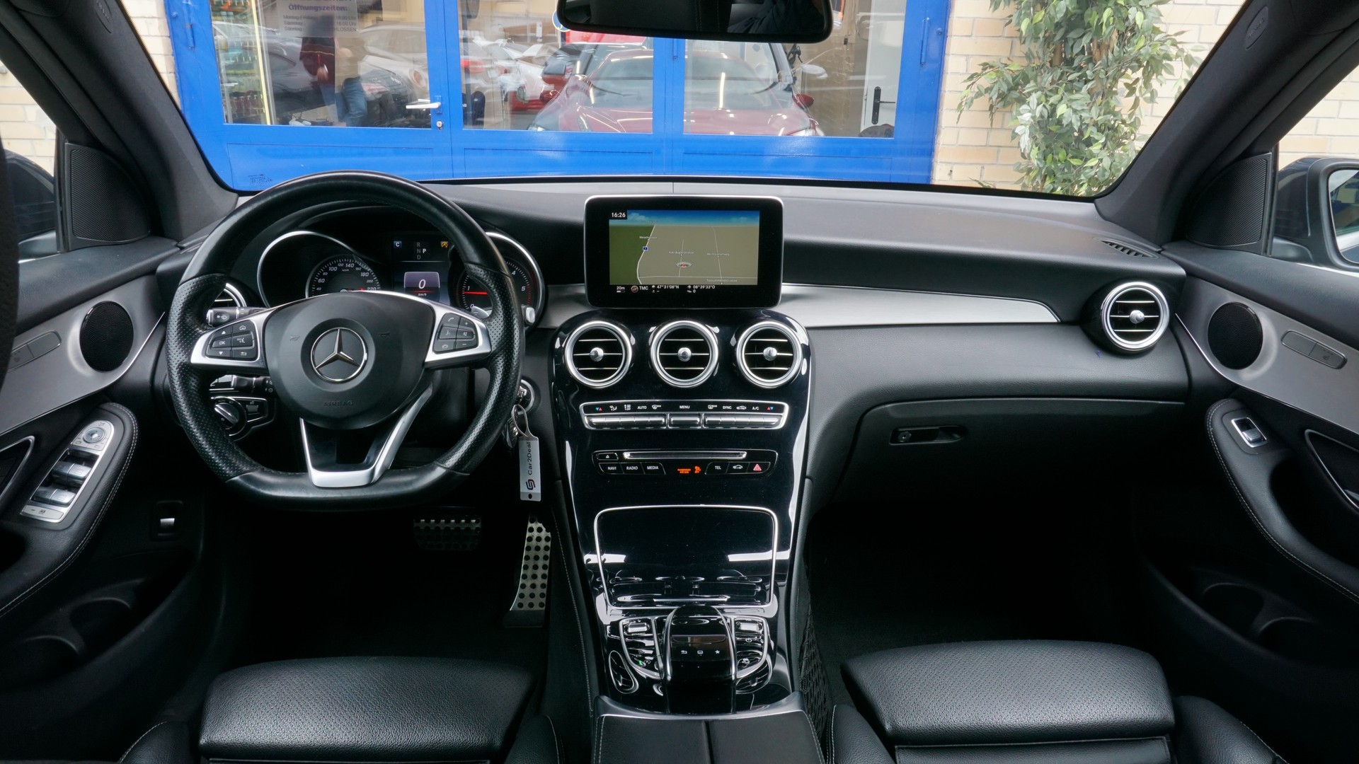 MERCEDES-BENZ GLC 250 d AMG Line 4m-image-12
