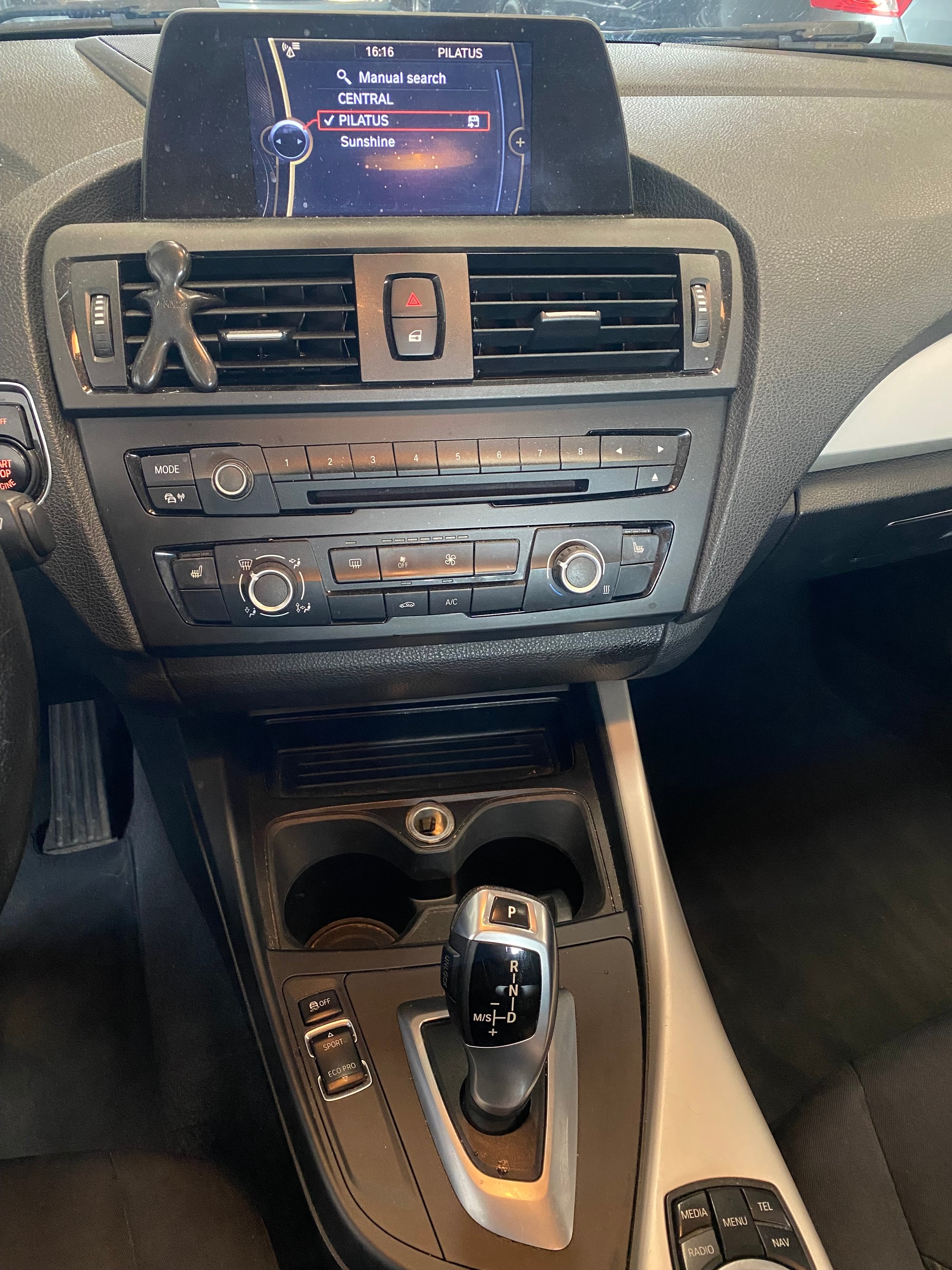 BMW 116i Sport Line Steptronic-image-12