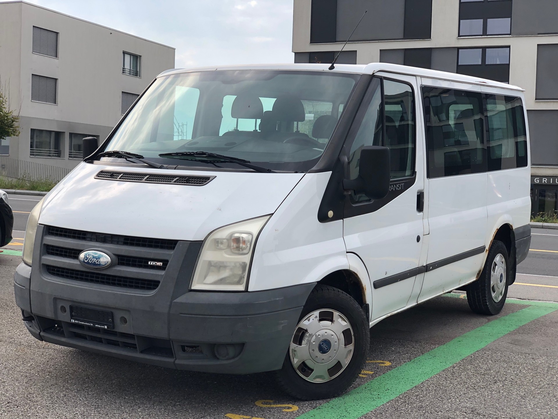 FORD Transit 2.2 TDCi 300 S-showroom-element-2