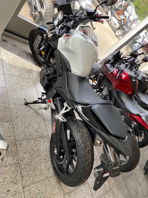 HONDA CB 500 Hornet-image-1
