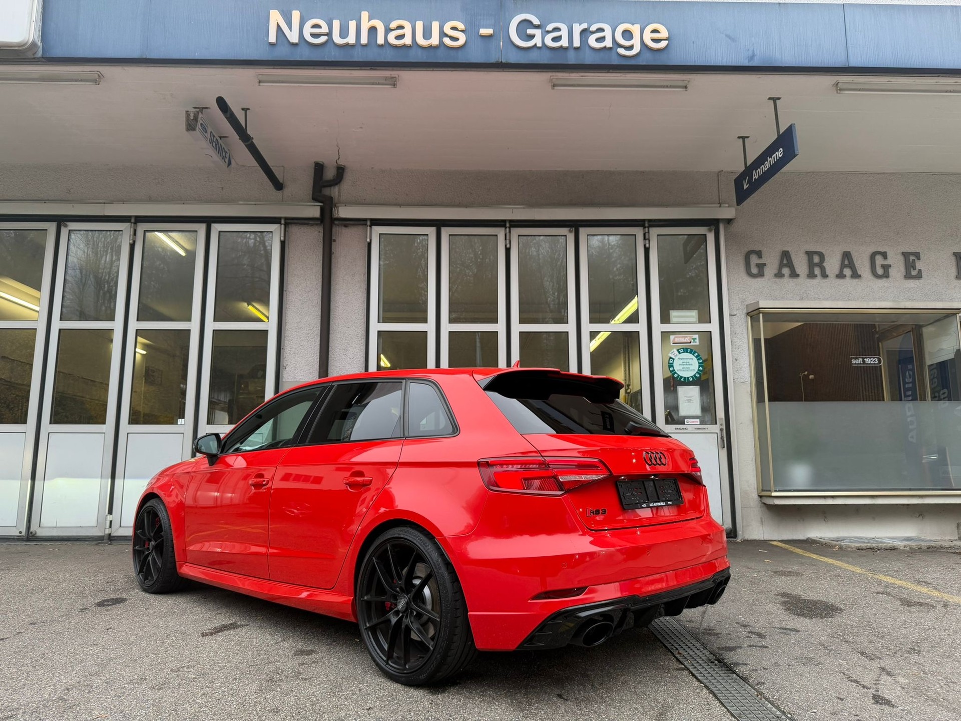 AUDI RS3 Sportback 2.5 TSI quattro S-tronic-showroom-element-2