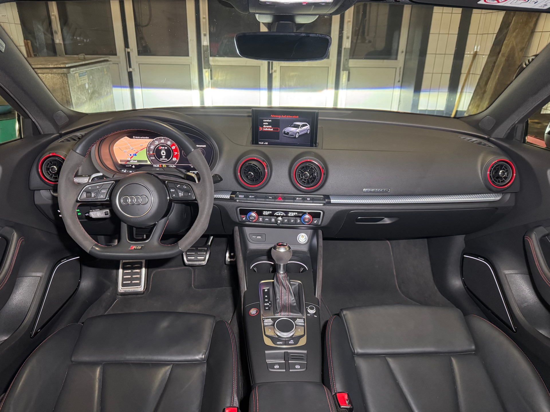 AUDI RS3 Sportback 2.5 TSI quattro S-tronic-image-4