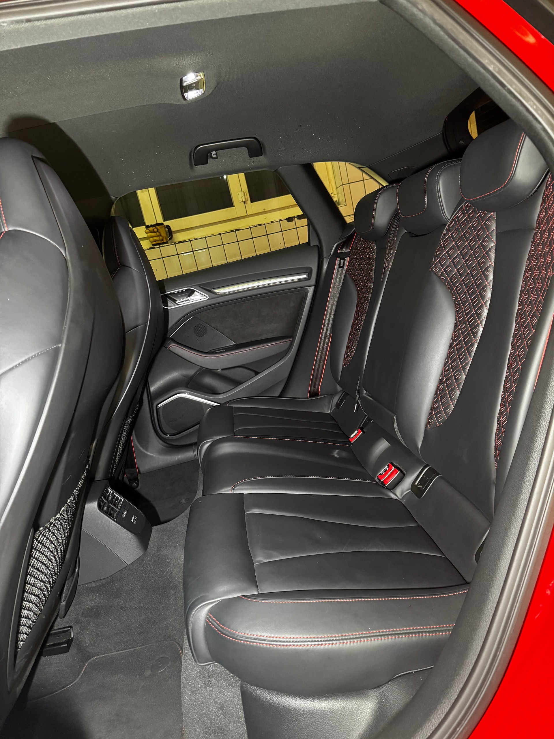 AUDI RS3 Sportback 2.5 TSI quattro S-tronic-image-11