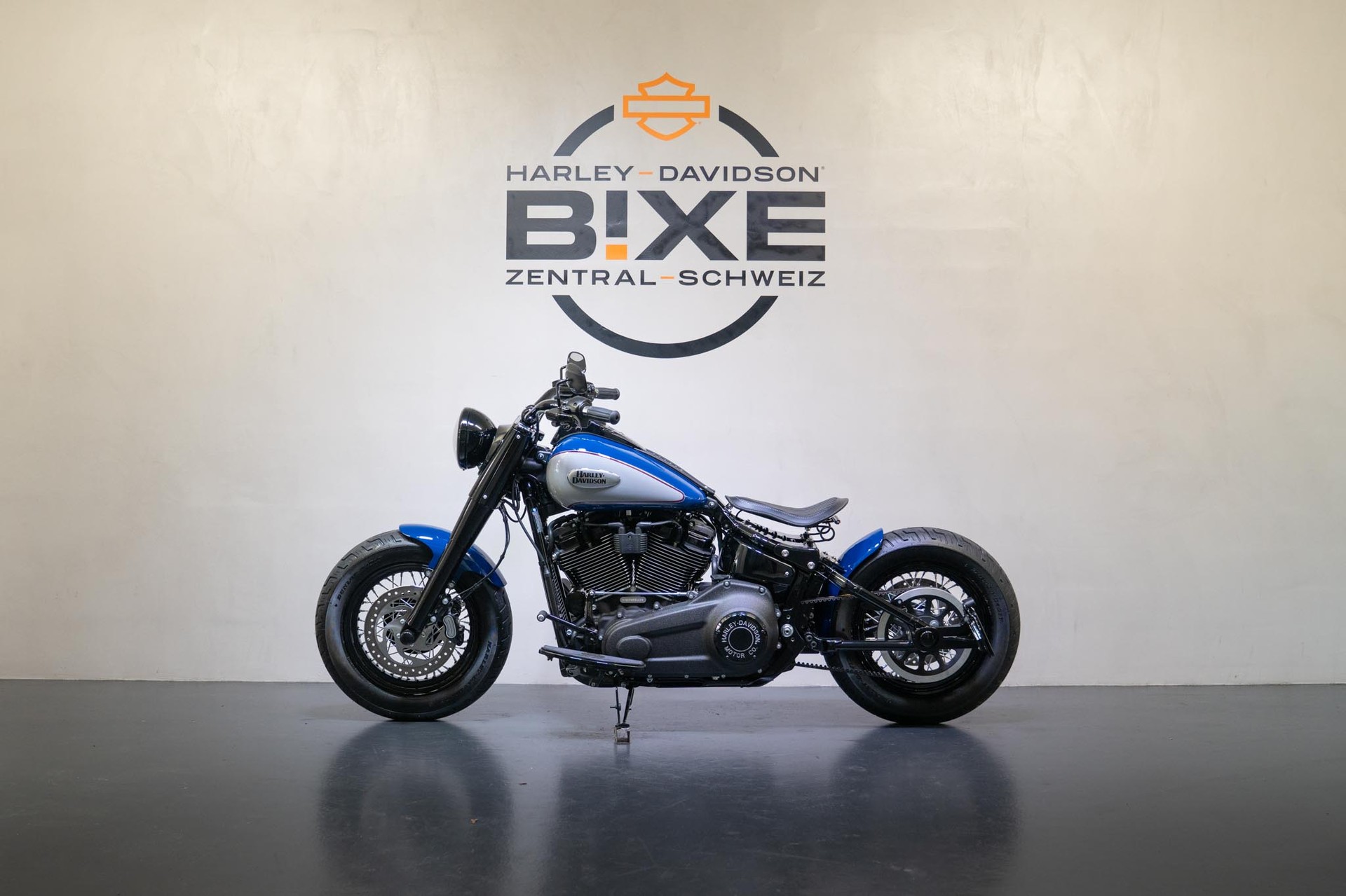 HARLEY-DAVIDSON FLHCS Heritage Classic 114-image-1