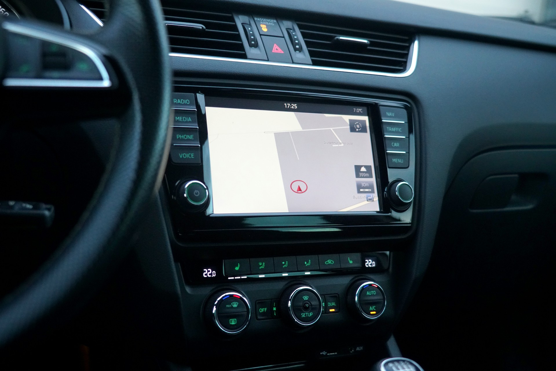SKODA Octavia Combi 2.0 TSI RS (CH)-image-5