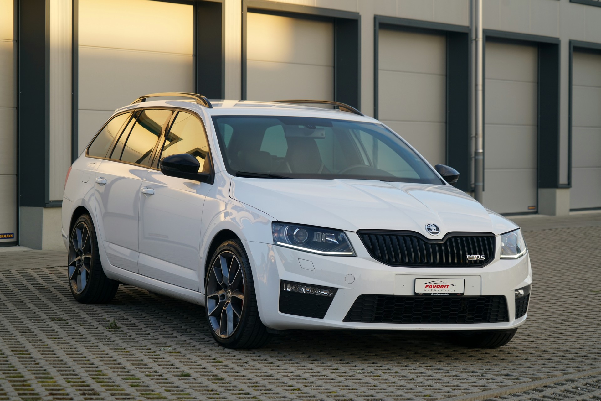 SKODA Octavia Combi 2.0 TSI RS (CH)