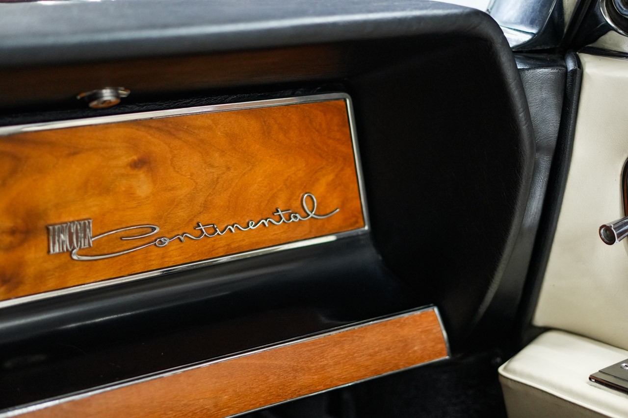 LINCOLN CONTINENTAL-image-24