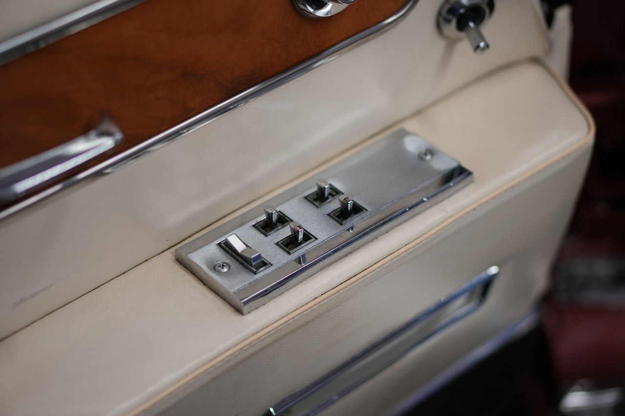 LINCOLN CONTINENTAL-image-18